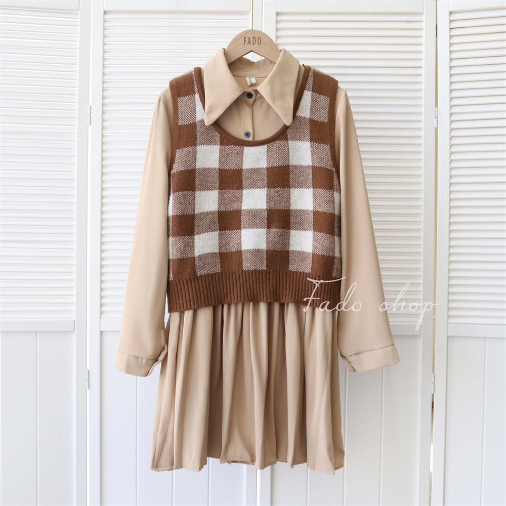 超殺價格 🔥 買一送一  / 格紋背心洋裝套裝 976A005 杏