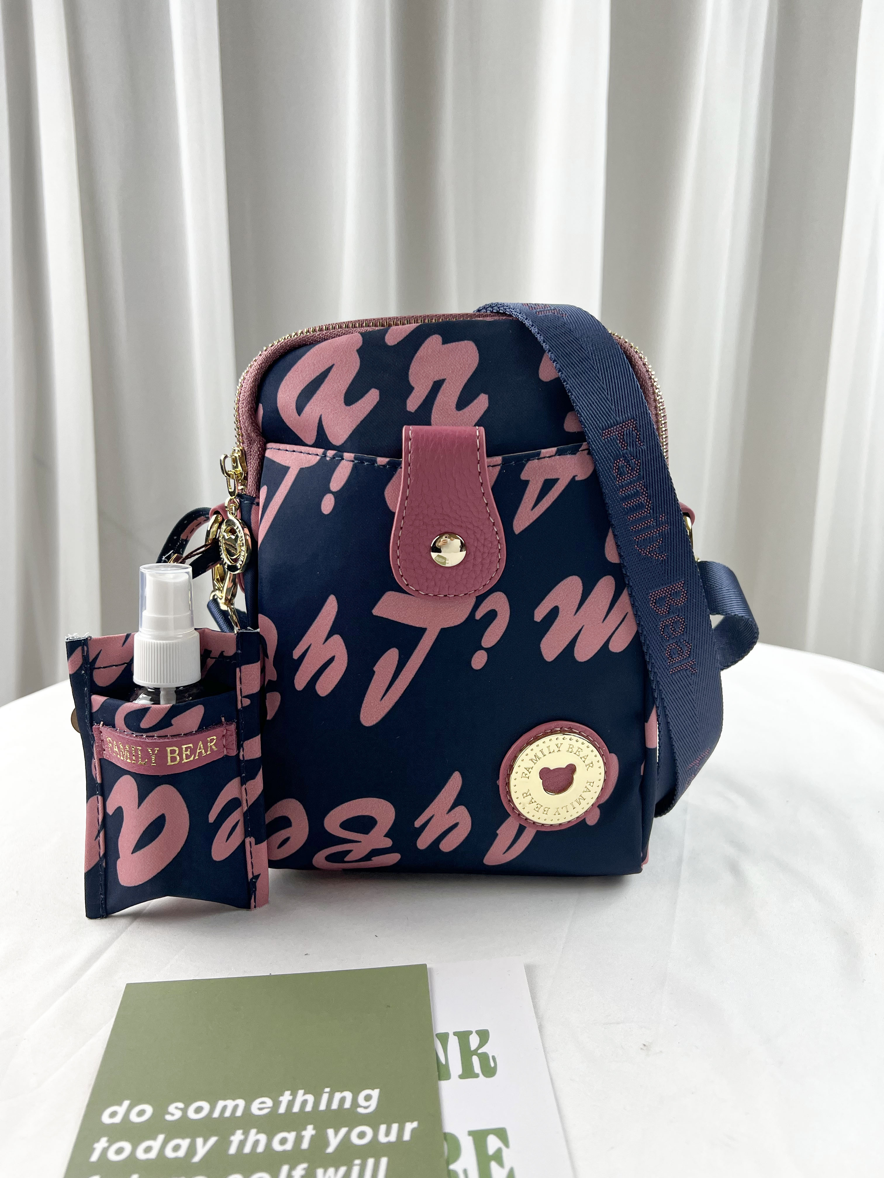 FamilyBear 粉藍拼色字母防潑水側背包 附酒精保護套+酒精瓶   #2839