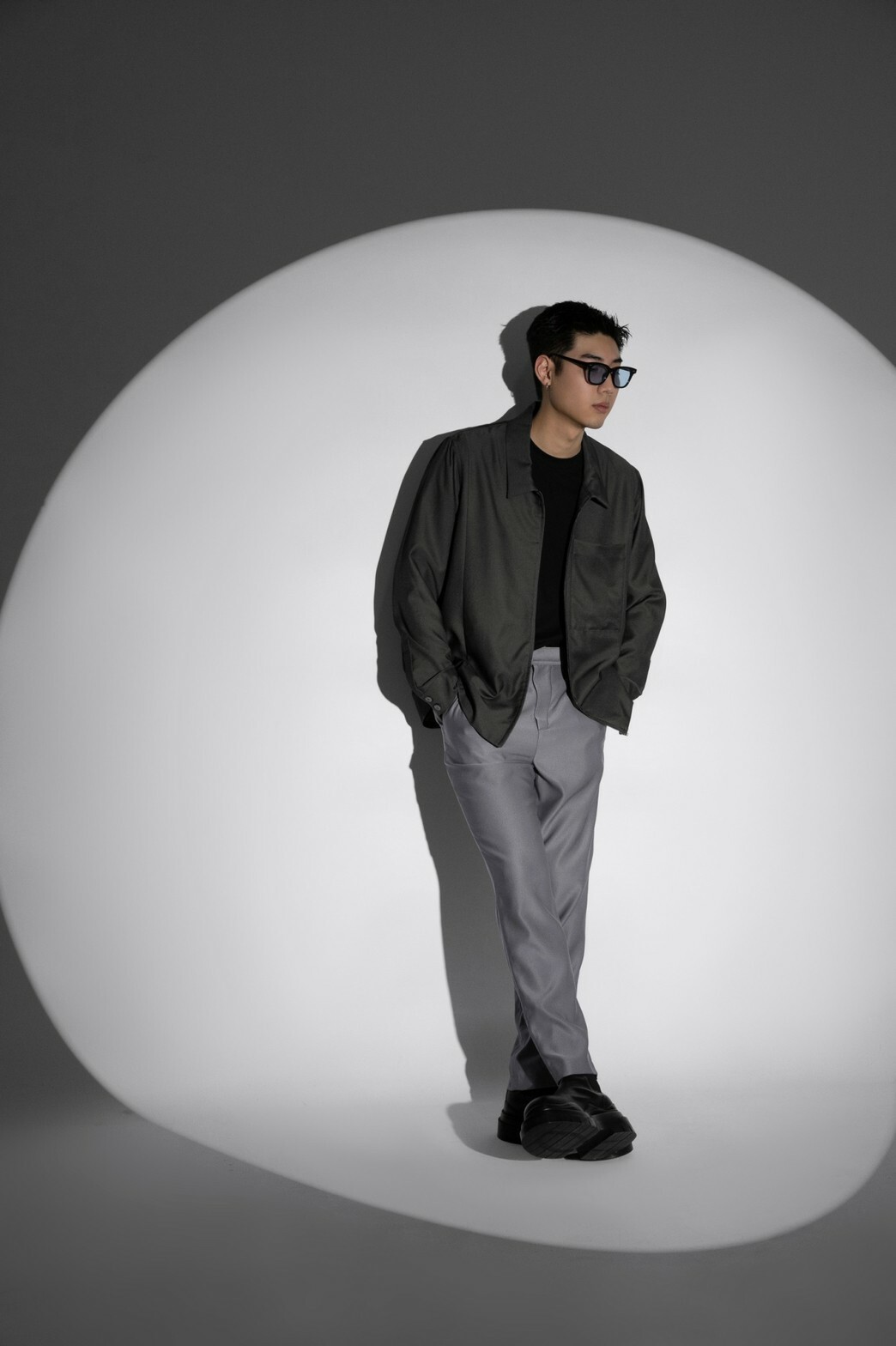 RE VER'S 層次感 金屬色澤 拉鍊夾克 - SILVER GREY銀灰