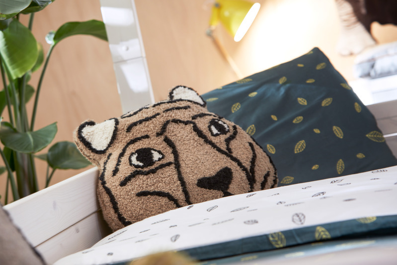 Lifetime Shaped Cushion - Wild Life Tiger