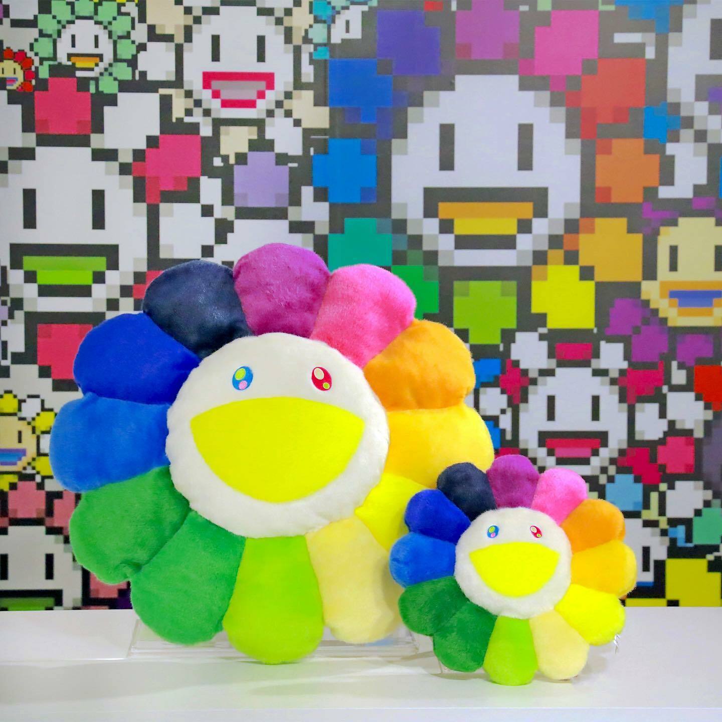 2023新款 Kaikai Kiki FLOWERS 8cm 村上隆 花花 彩色 太陽花 別針 吊飾 彩虹 白臉黃嘴 現貨