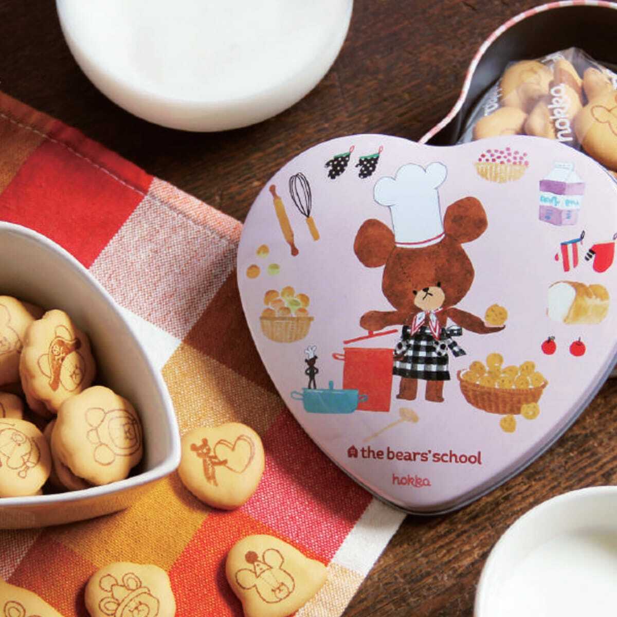熊的學校心形罐裝餅乾