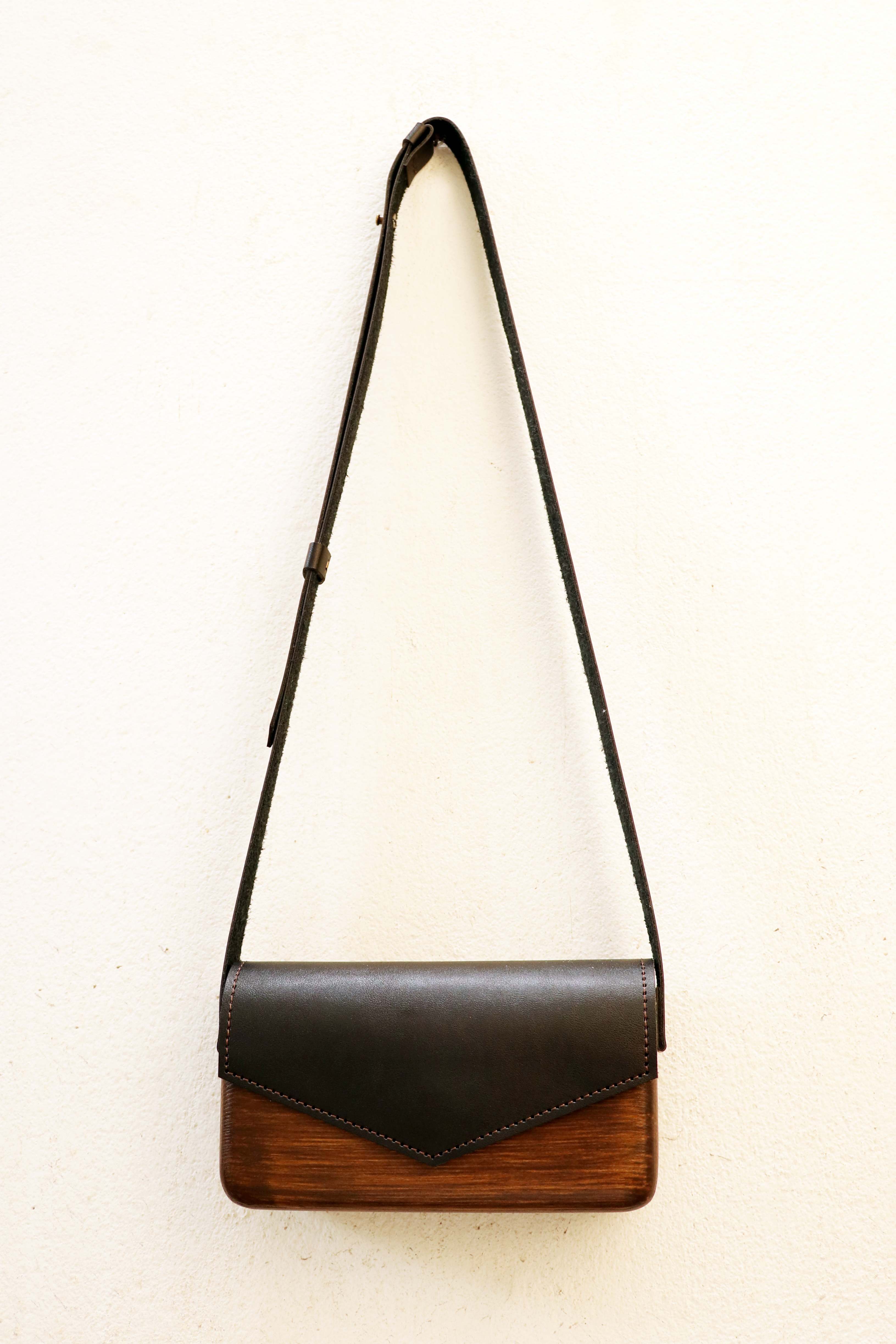 簡約木質斜挎包