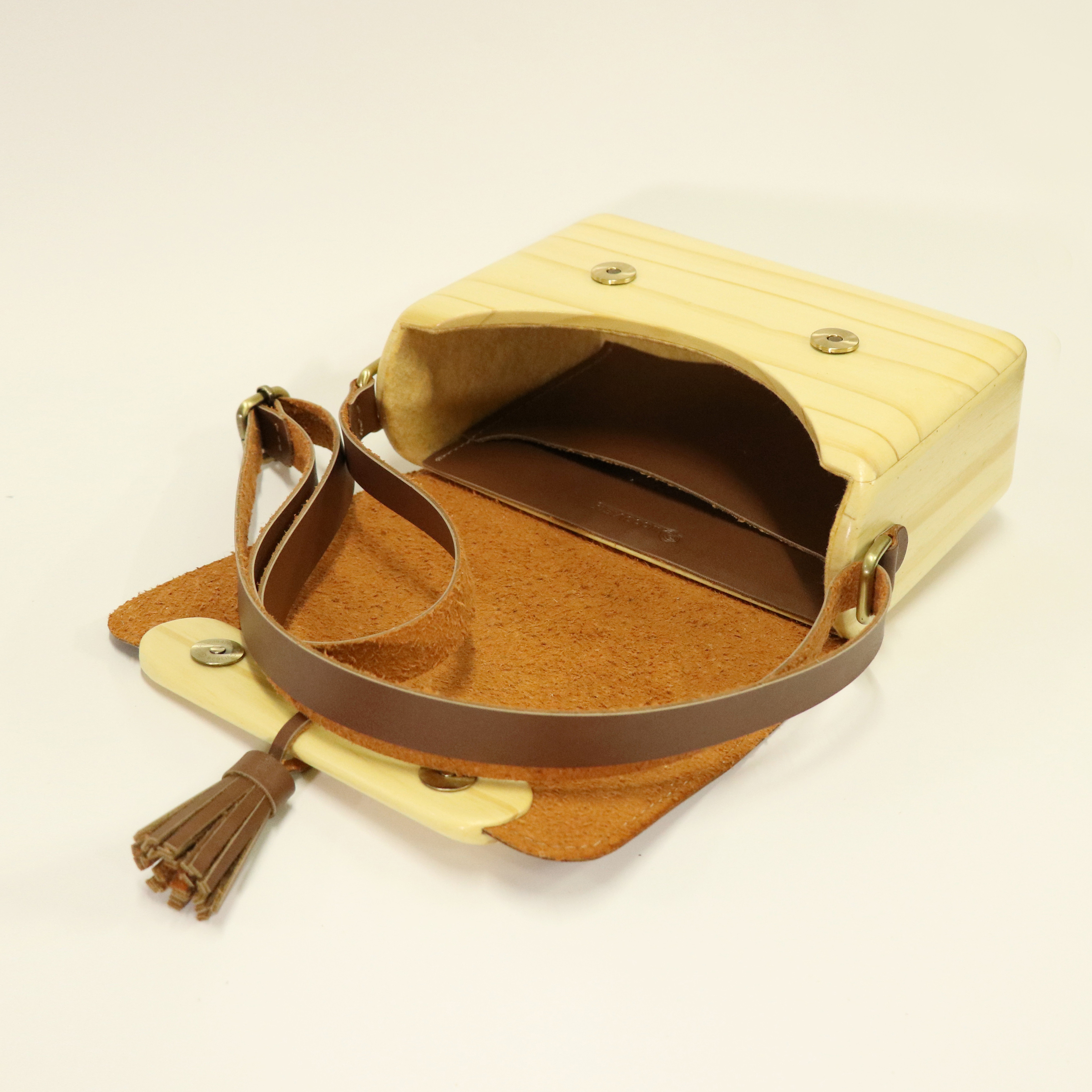 單肩斜挎手工木質包|小（吸釦）