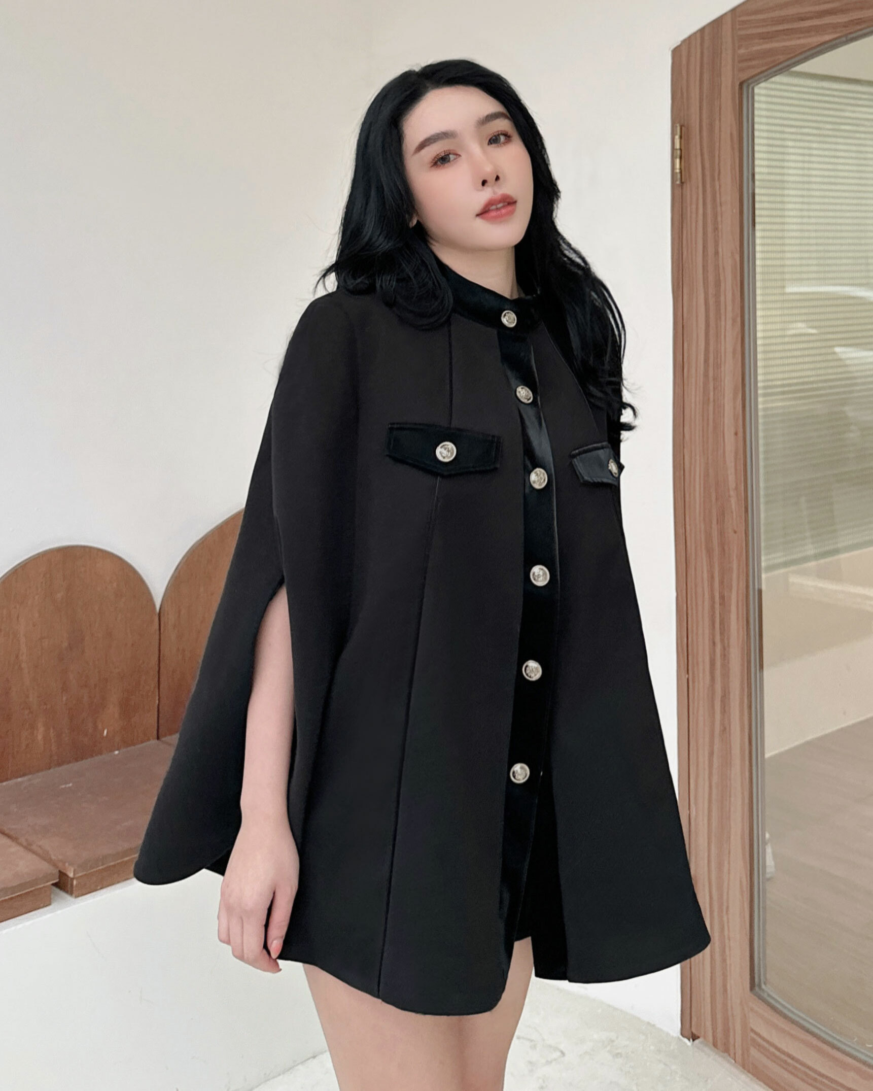 ⭒訂製-英倫立領接皮金釦斗篷外套