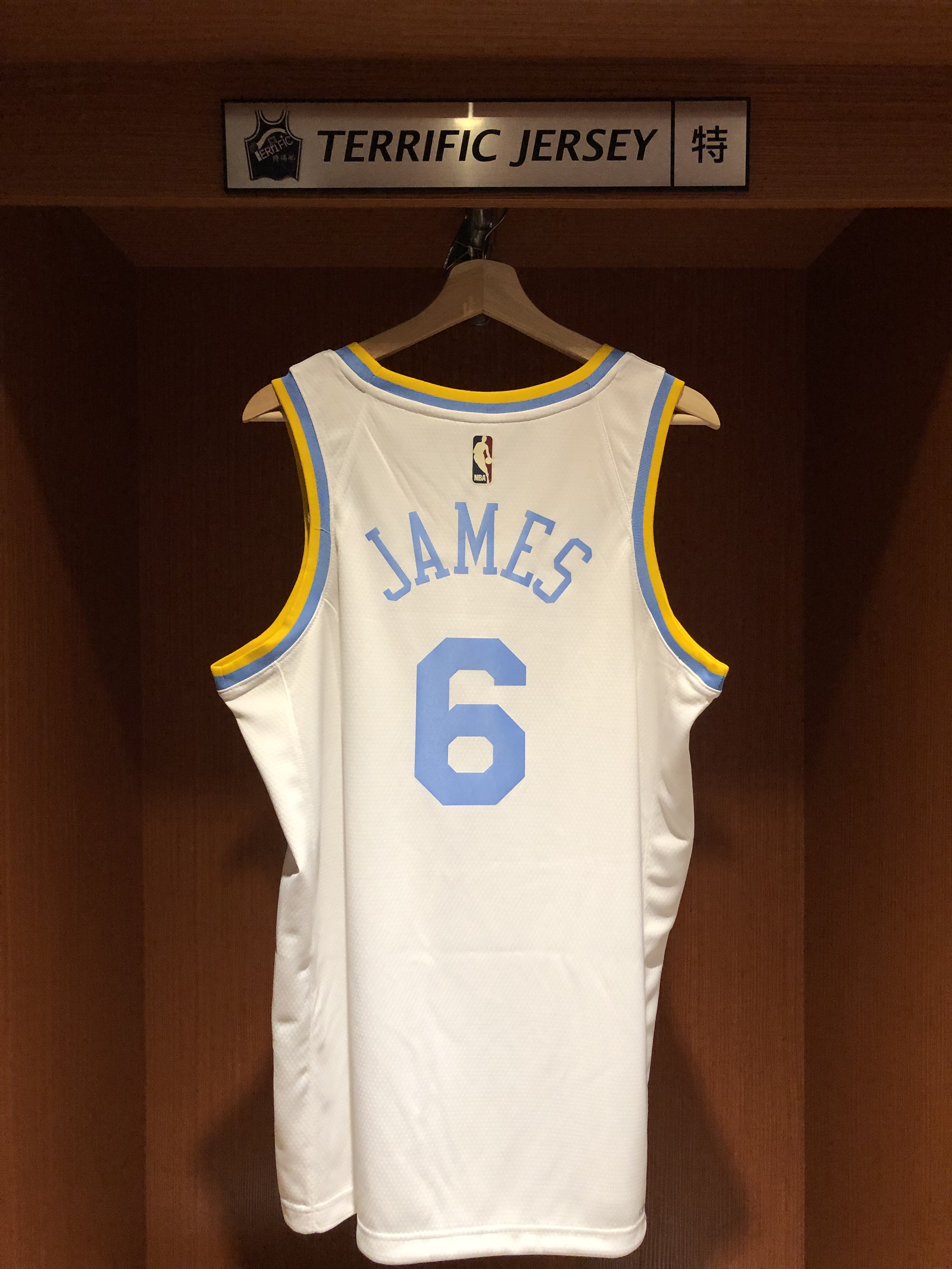 NBA球衣 Lebron James 洛杉磯湖人復古白 #6 HWC Nike Swingman 球迷版 熱轉印 全新