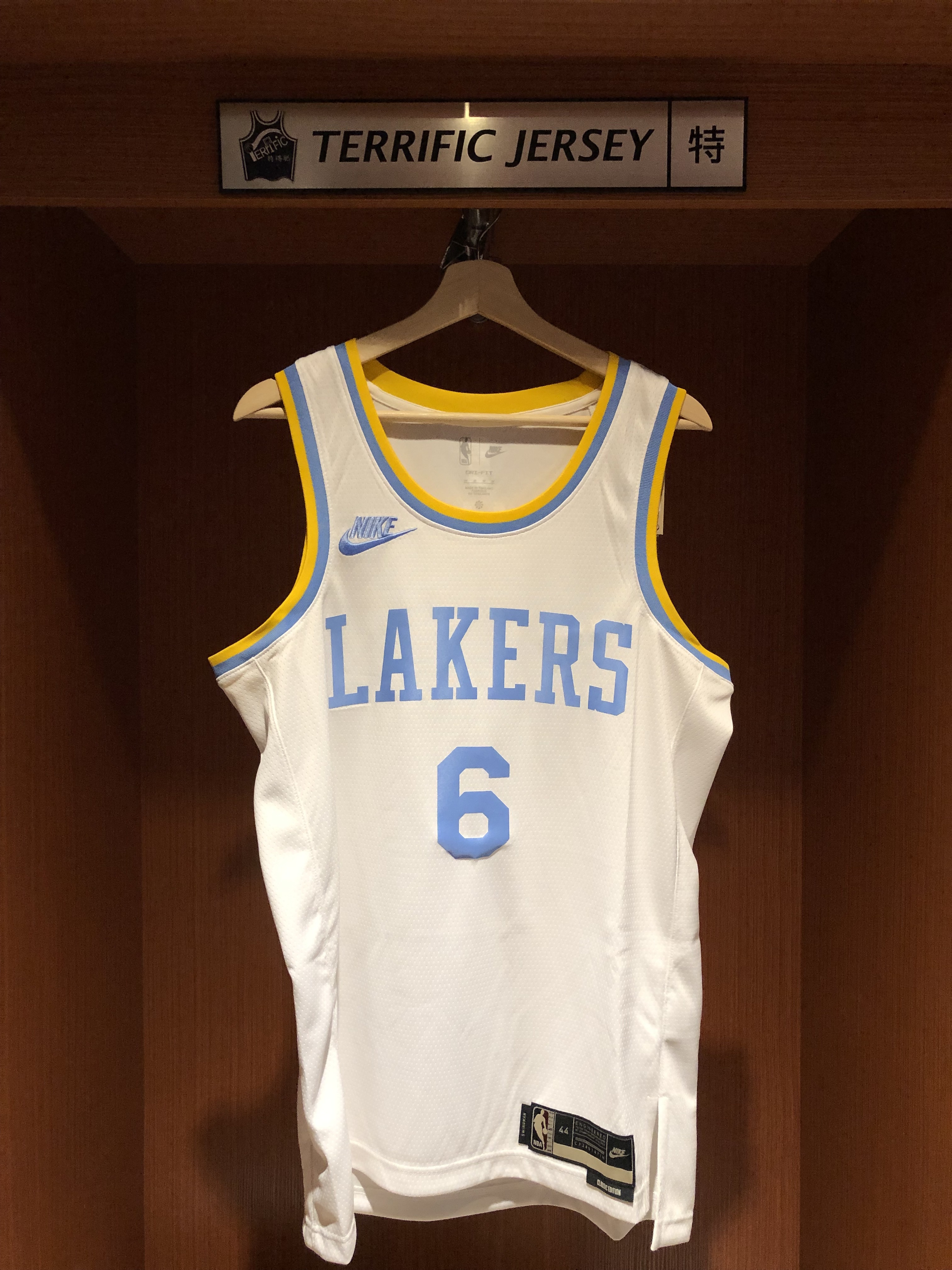 NBA球衣 Lebron James 洛杉磯湖人復古白 #6 HWC Nike Swingman 球迷版 熱轉印 全新