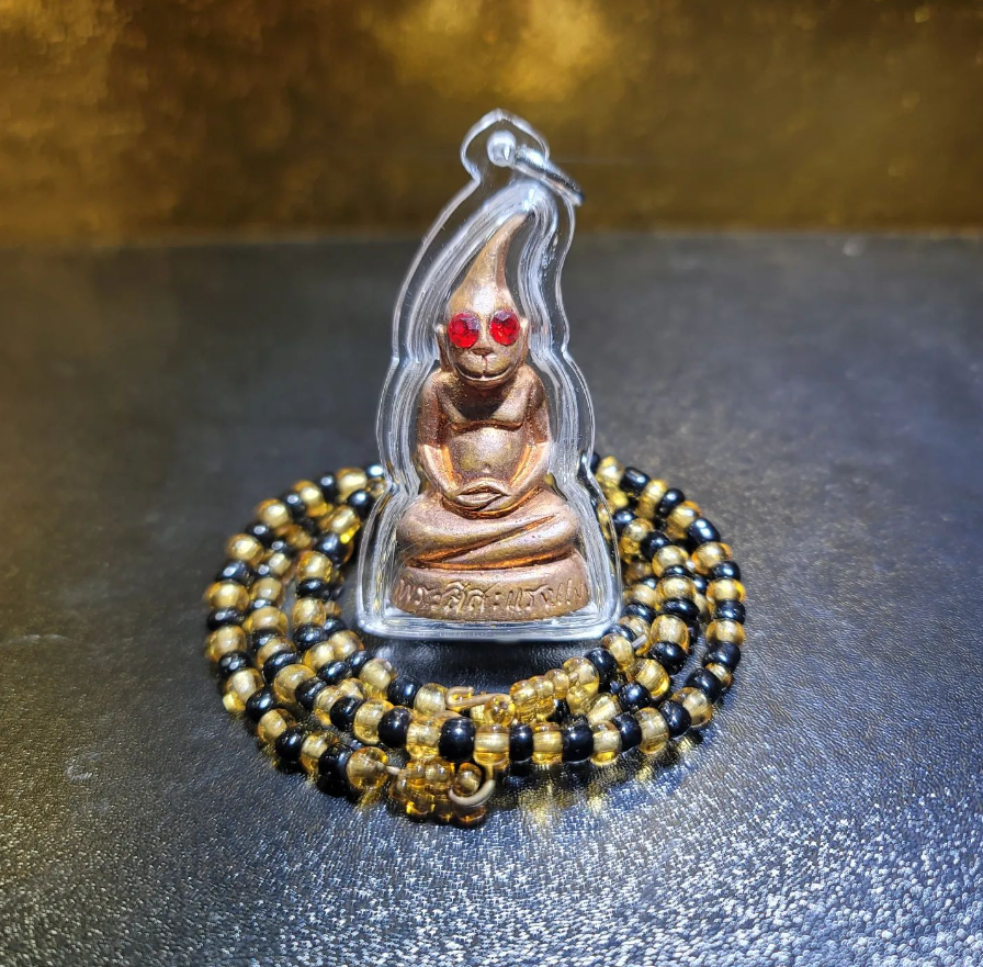 紅眼睛金屬拍罌