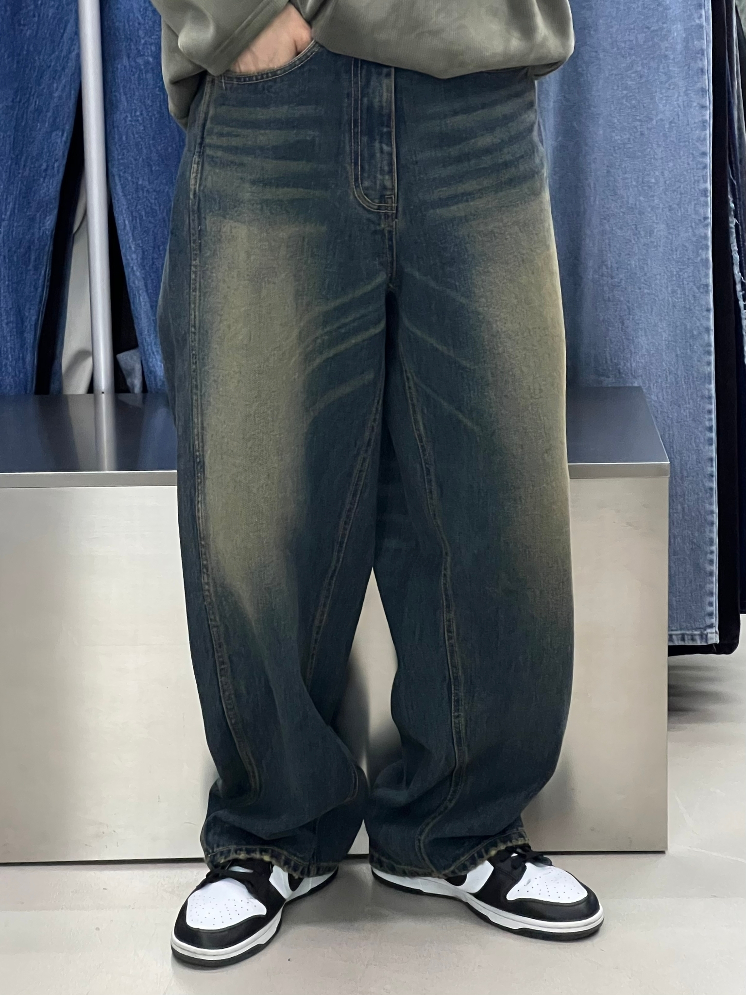 洗水鬆身牛仔褲 J653