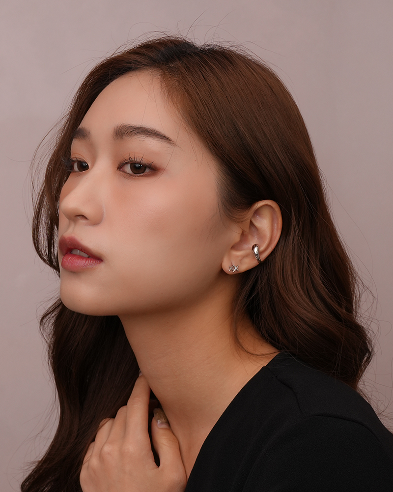 E141 月灣|合金鍍金耳骨夾