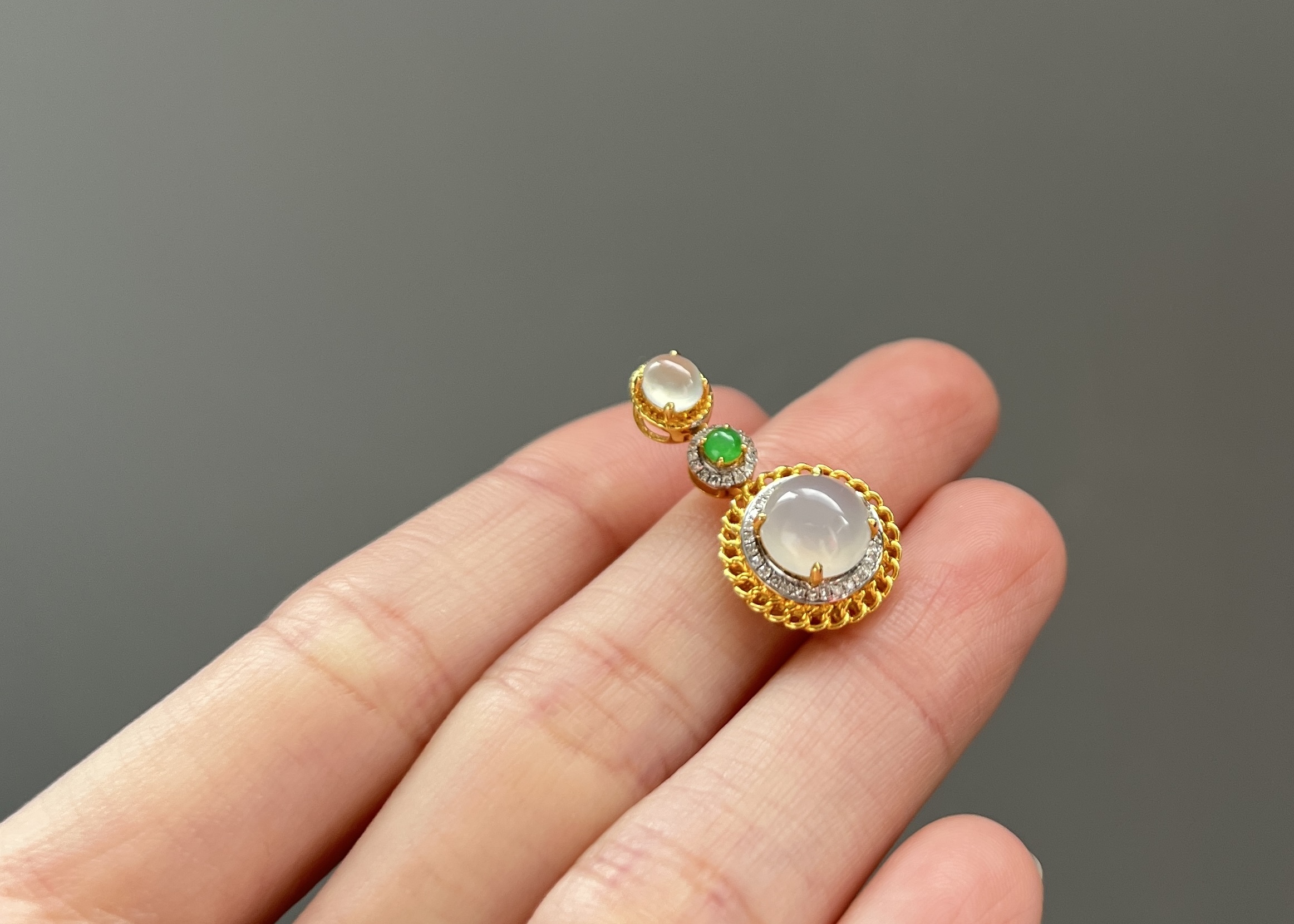 鑲嵌高冰玻陽綠墜飾