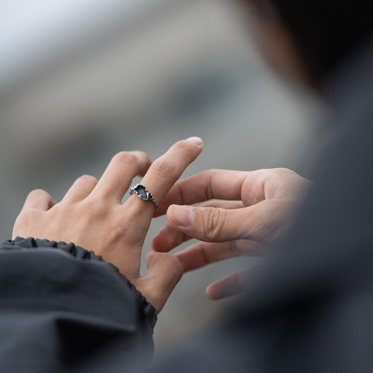 【BLUZ】925s 純銀夜黑蝕紋戒指