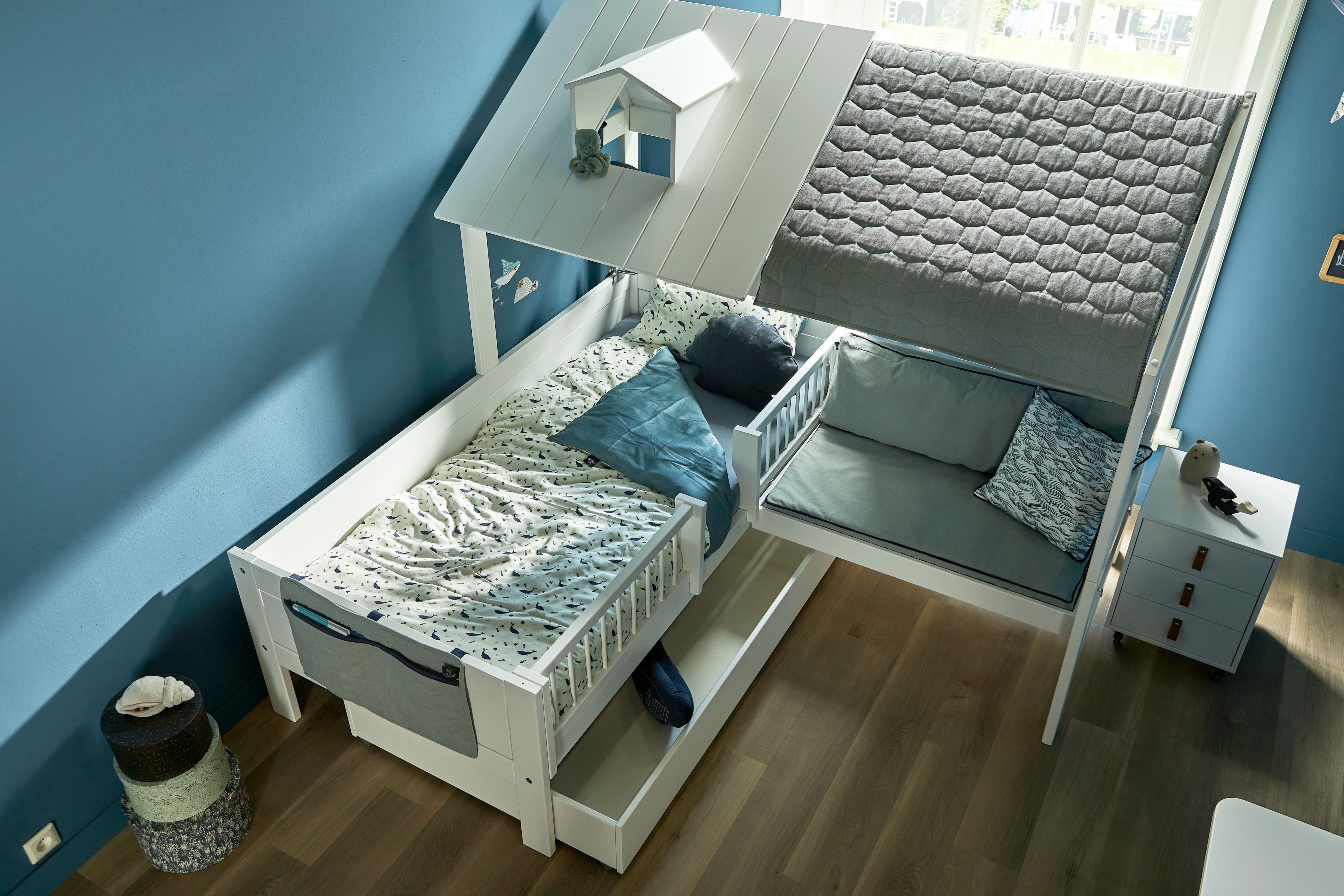 Lifetime Shell Shaped Cushion - Ocean Life