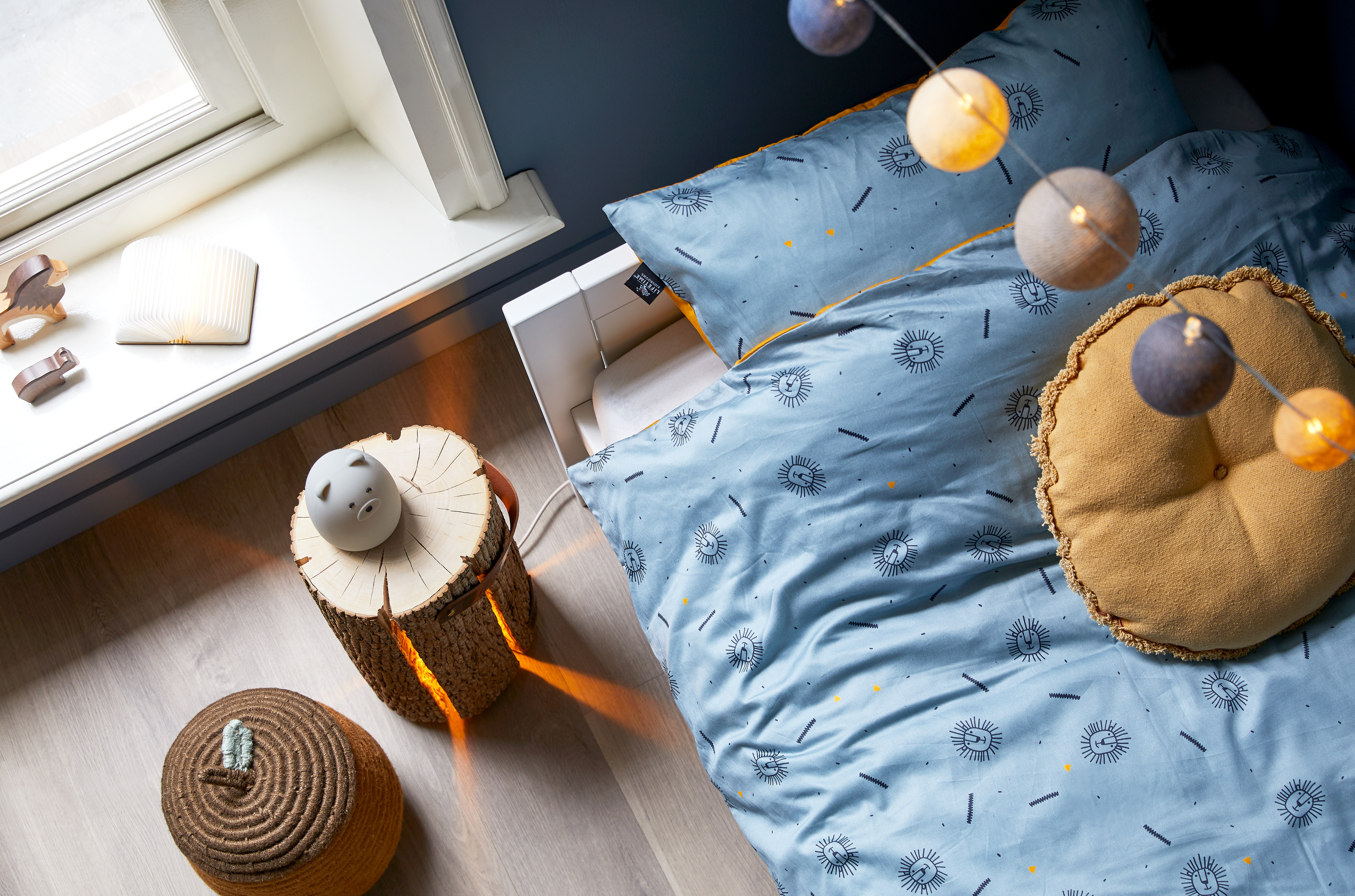 Lifetime Round Cushion - Butterflies / Honey Glow