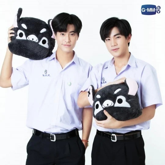 CHINZHILLA BLANKET HOODIE