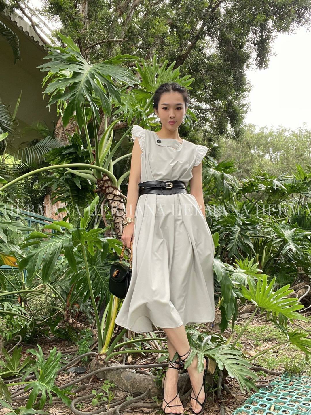 領扣鬆身背心連身裙