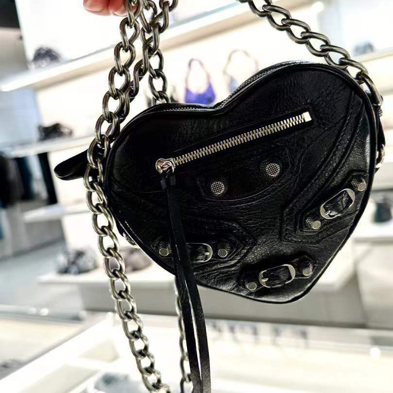 鉚釘機車愛心包(黑/粉)