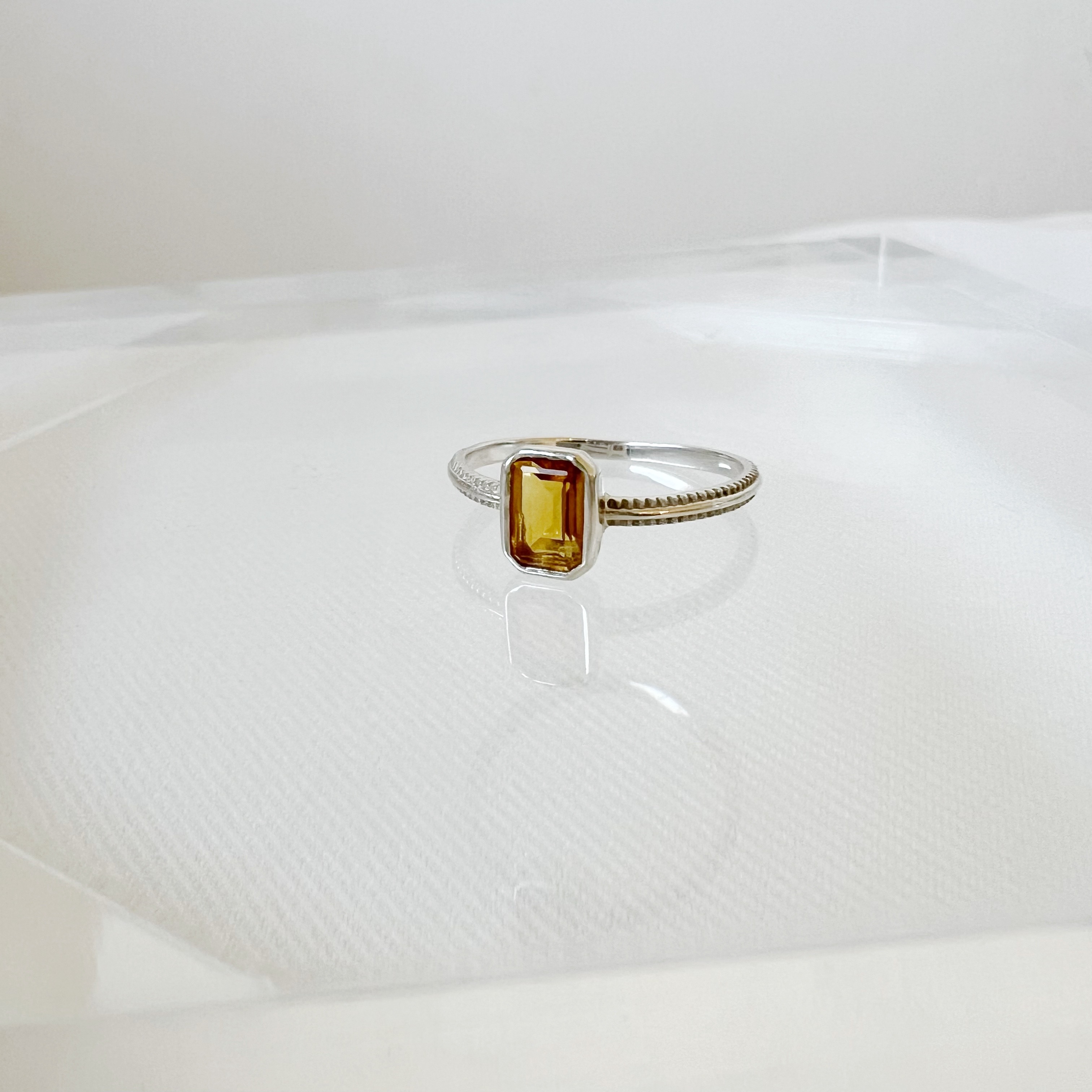 Emerald cut黃水晶雙滾邊戒指