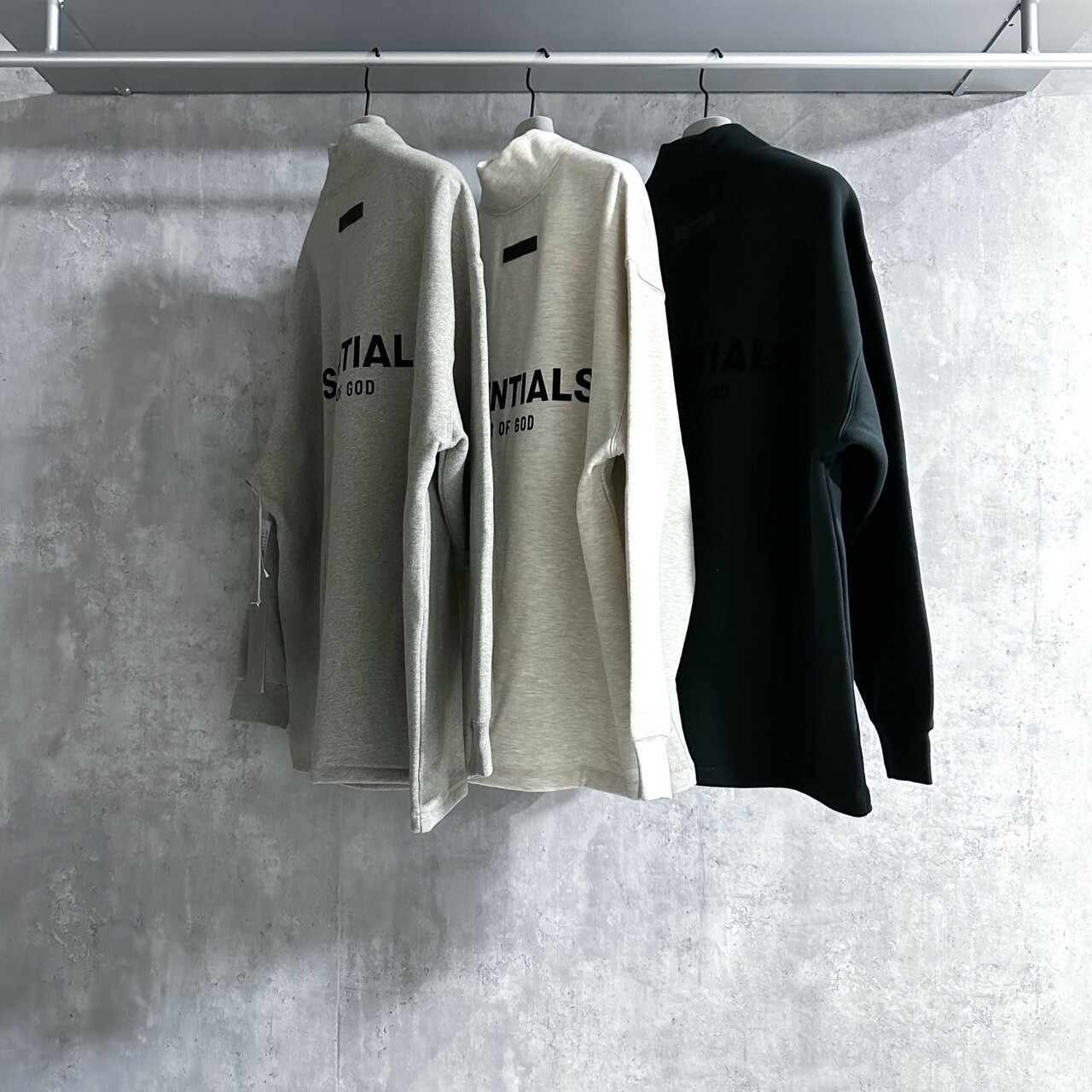 FOG Essentials 寬版 背後植絨字體Logo 高領衛衣