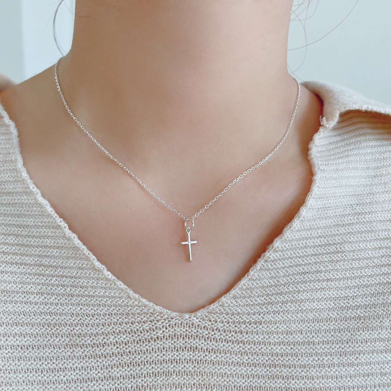 │日常│光面 波光十字架 • 純銀鎖骨 項鏈 • 可碰水 • 抗過敏 S925