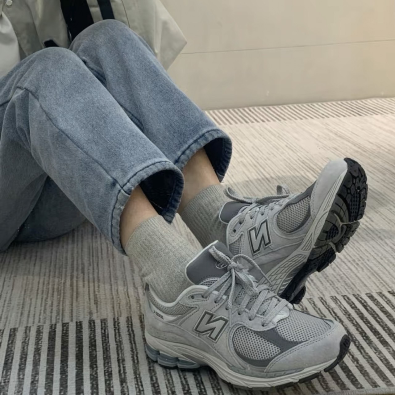 New Balance ML2002R0 全灰色