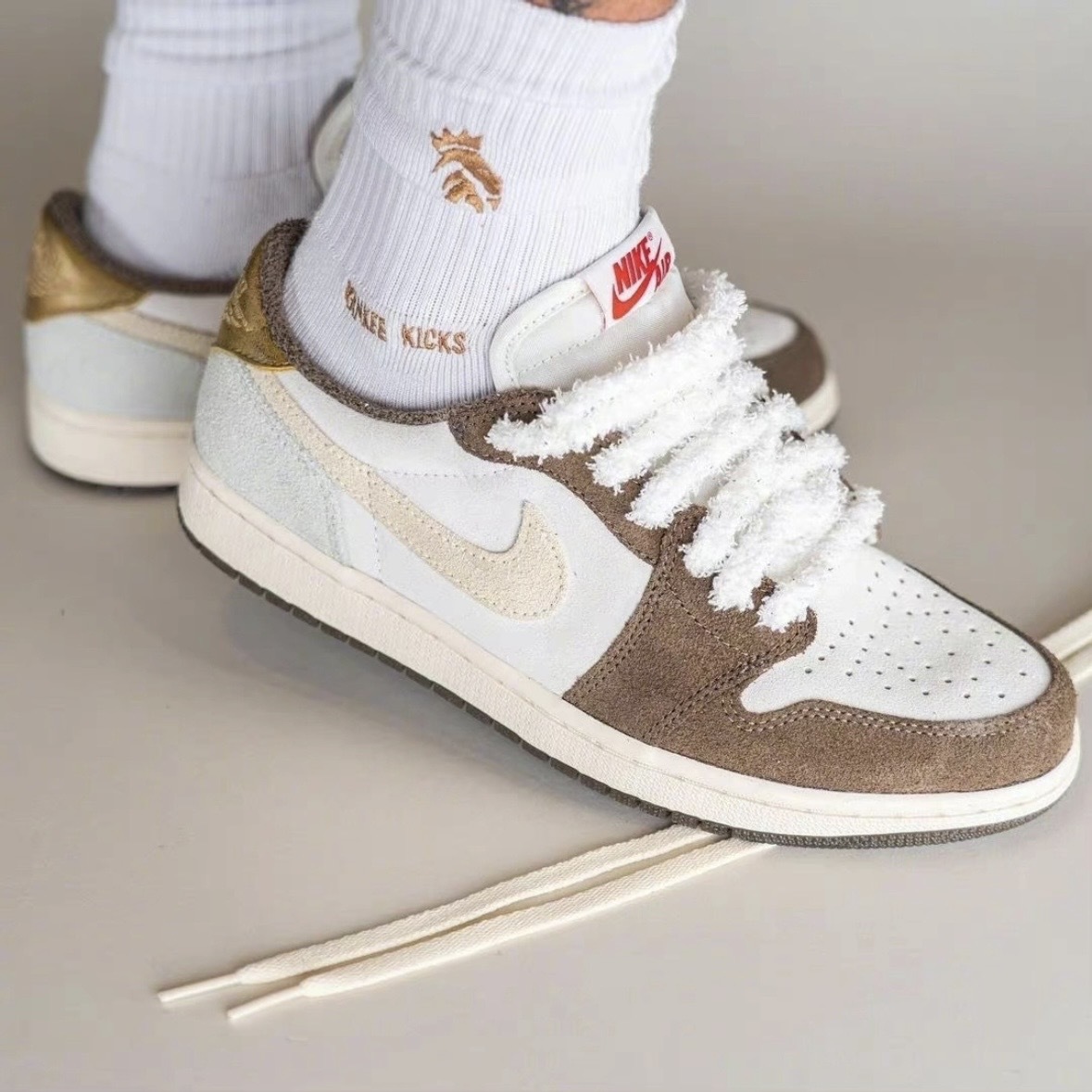 Nike Jordan 1 Retro Low OG Year of the Rabbit 摩卡兔兔 (DV1312200)