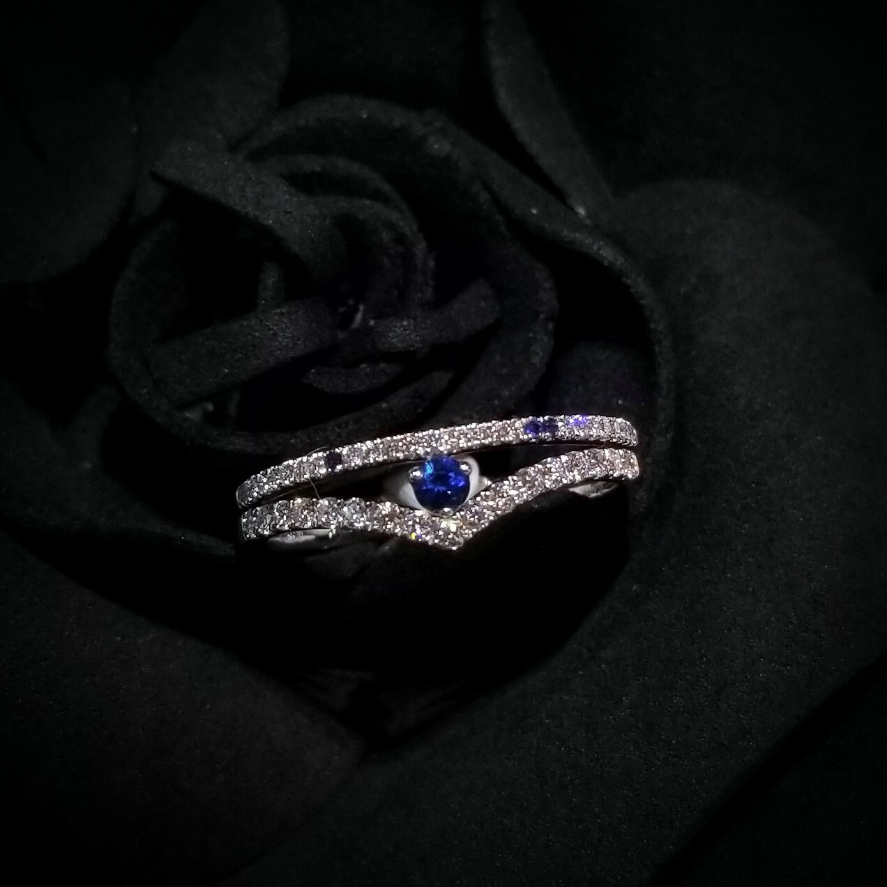 18K White Gold 0.11ct Sapphire and Diamond Ring