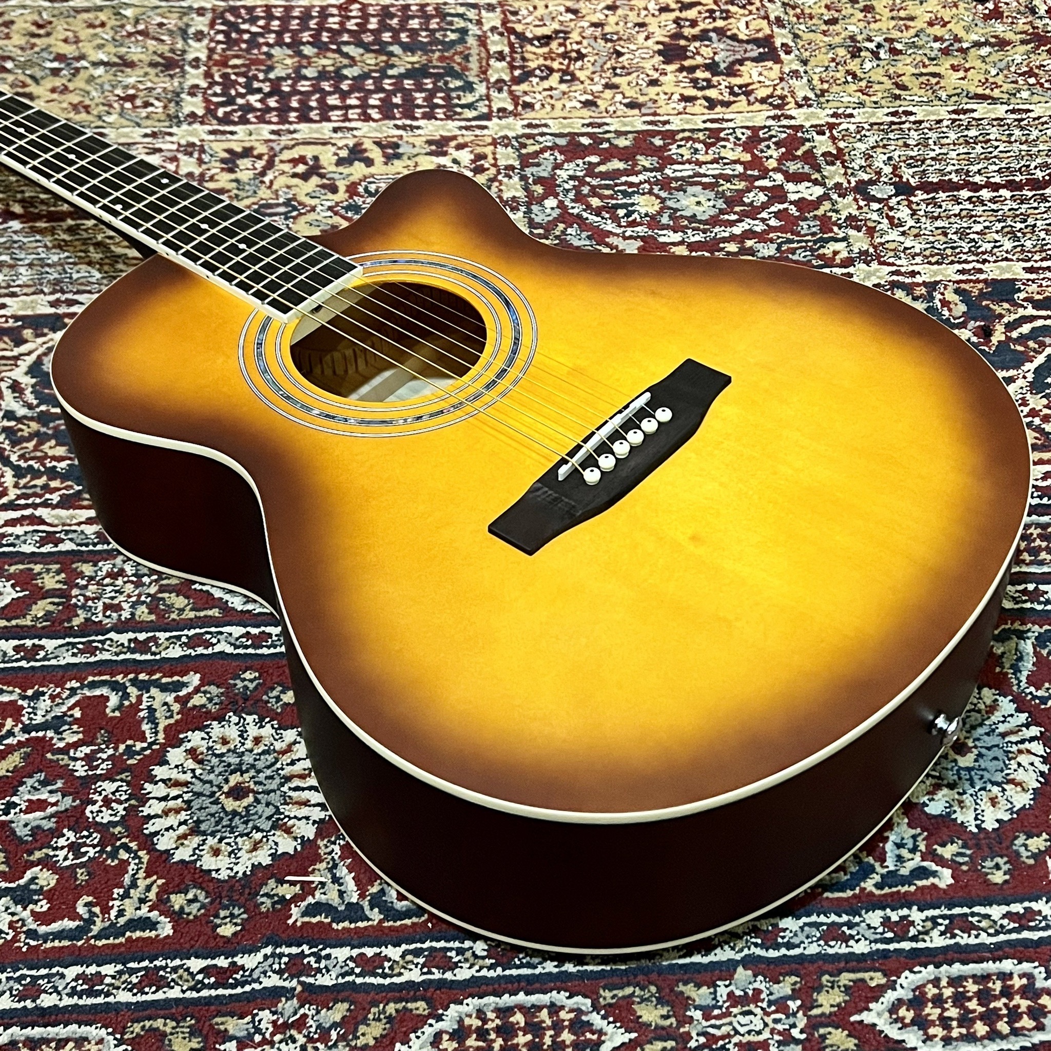 Bensons Bensons BF-610C 漸層色 缺角 新手入門 木吉他 第 2 張圖片｜三峽吉他 / Bass