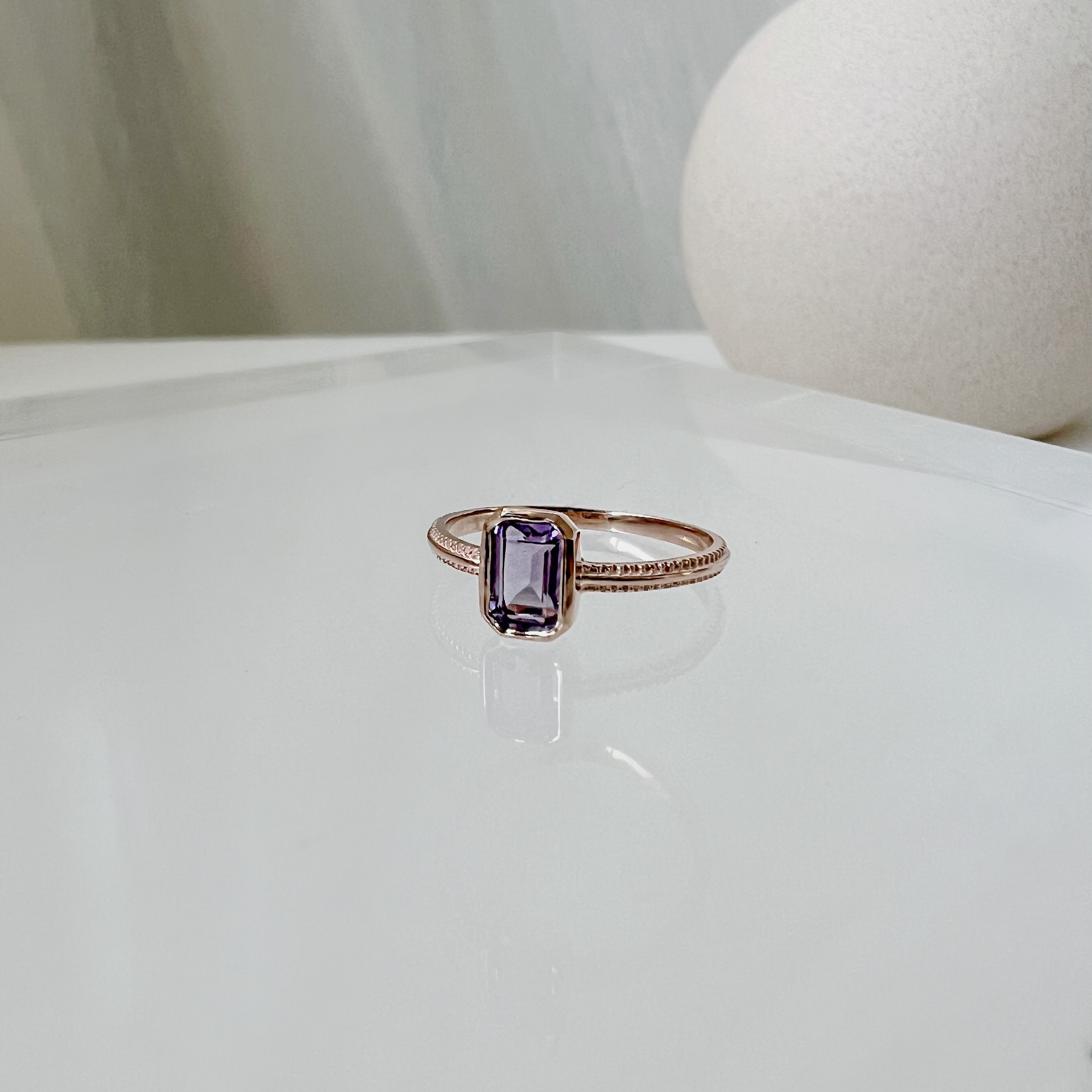 Emerald cut紫水晶雙滾邊戒指