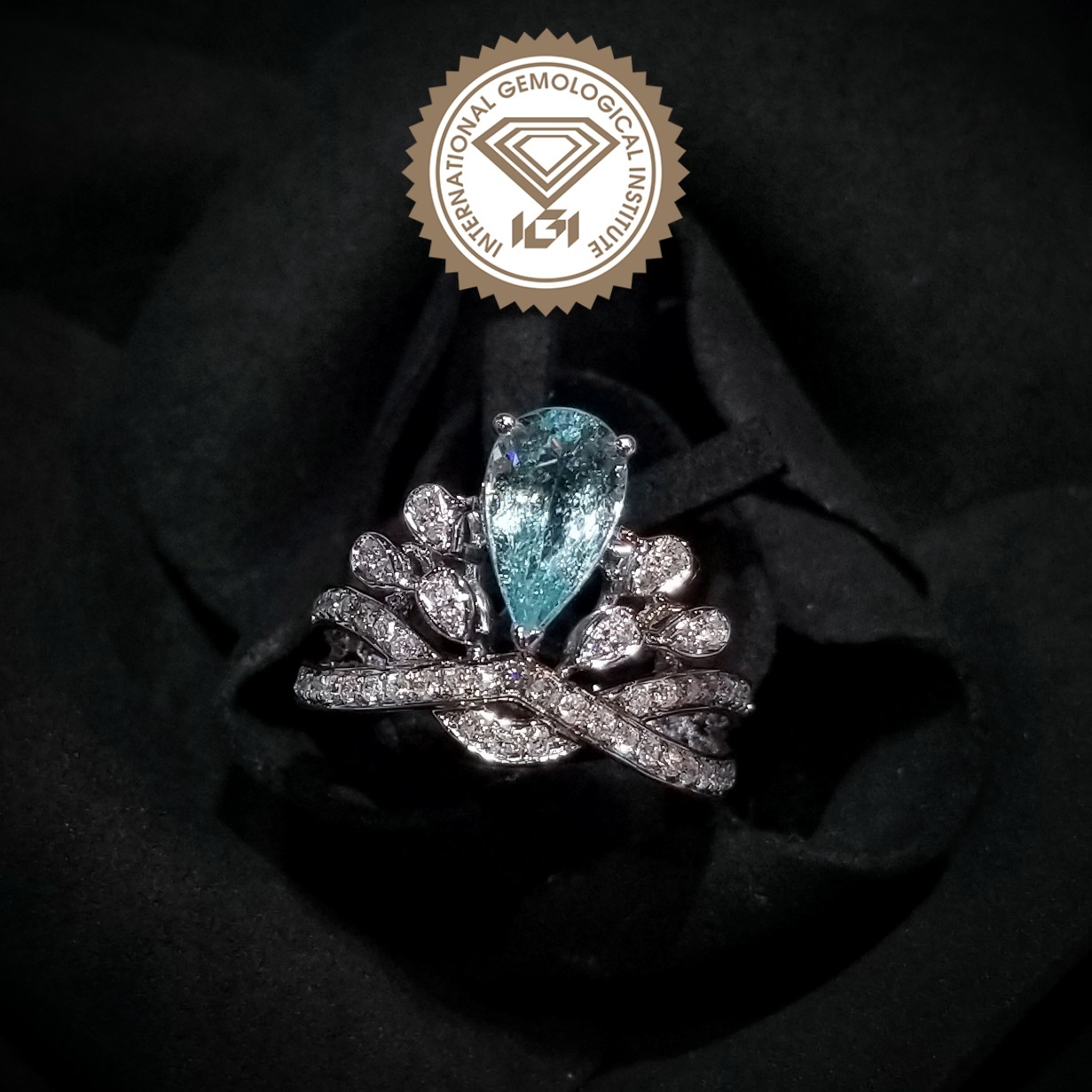 18K White Gold 1.58ct Paraiba and Diamond Ring