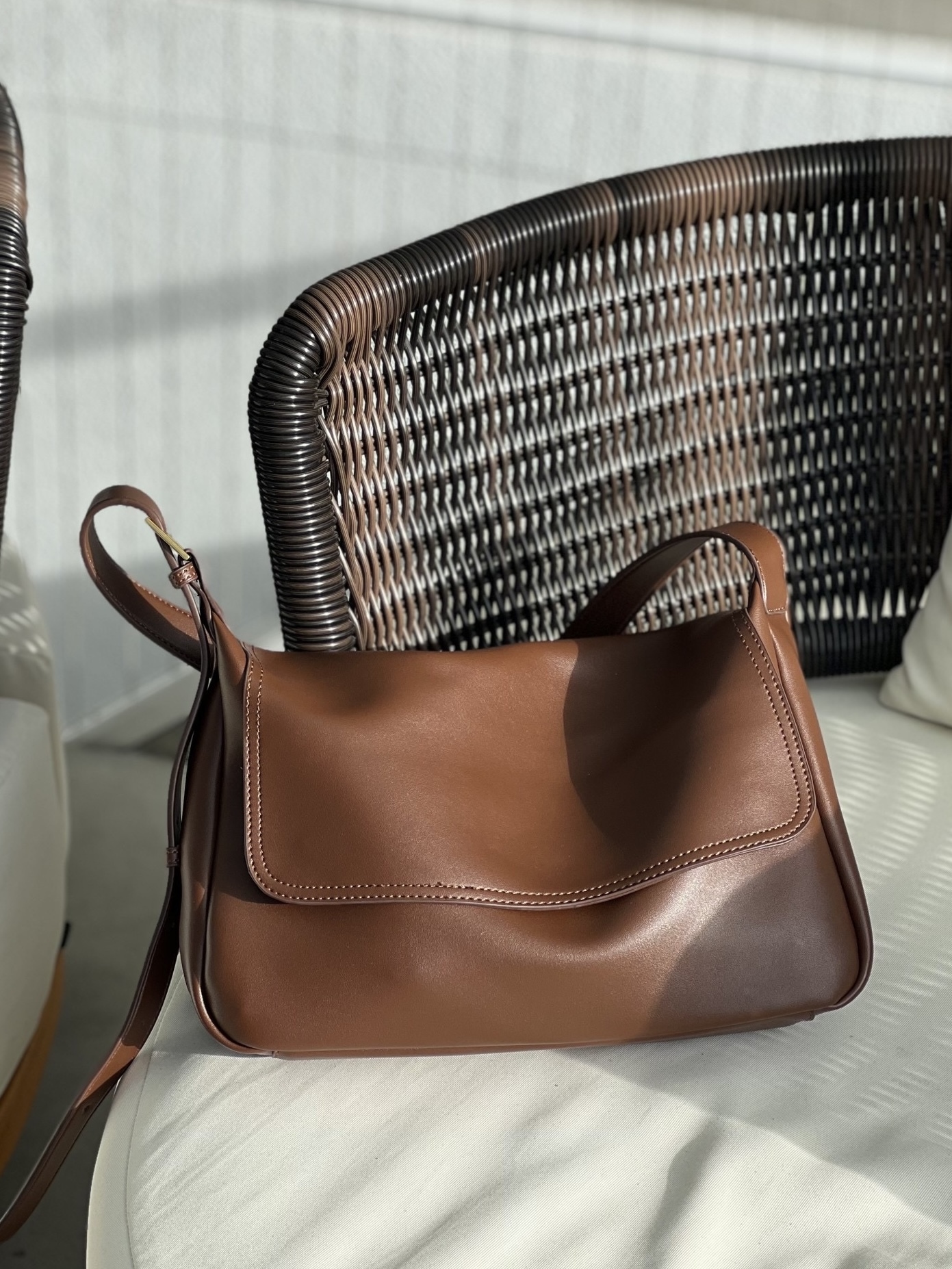 簡約軟皮通勤包