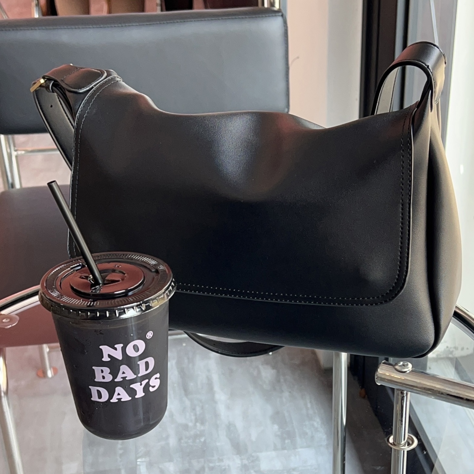 簡約軟皮通勤包