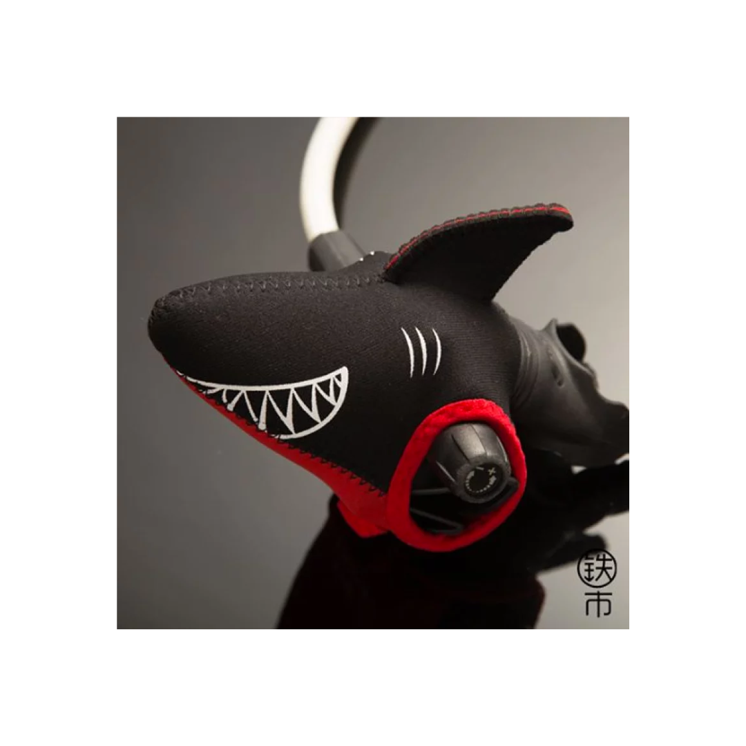 ▲鉄市設計-二級頭造型保護套-黑鯊