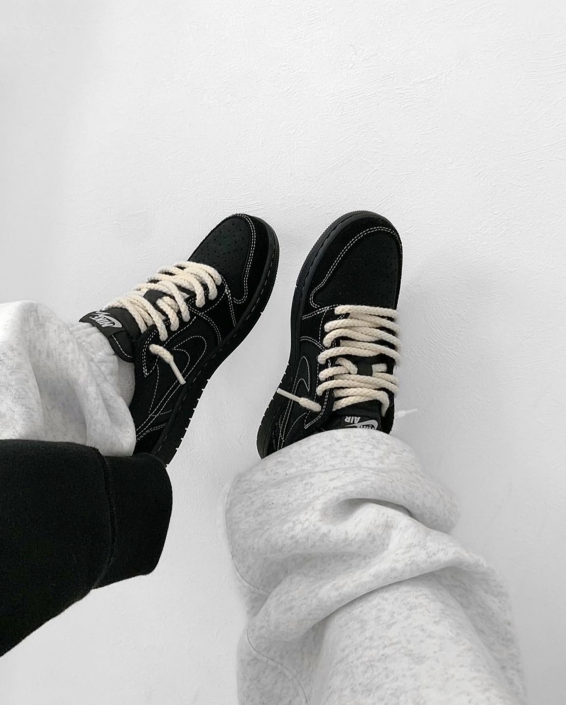 Travis Scott x Air Jordan 1 Low OG SP「Black Phantom」全黑倒