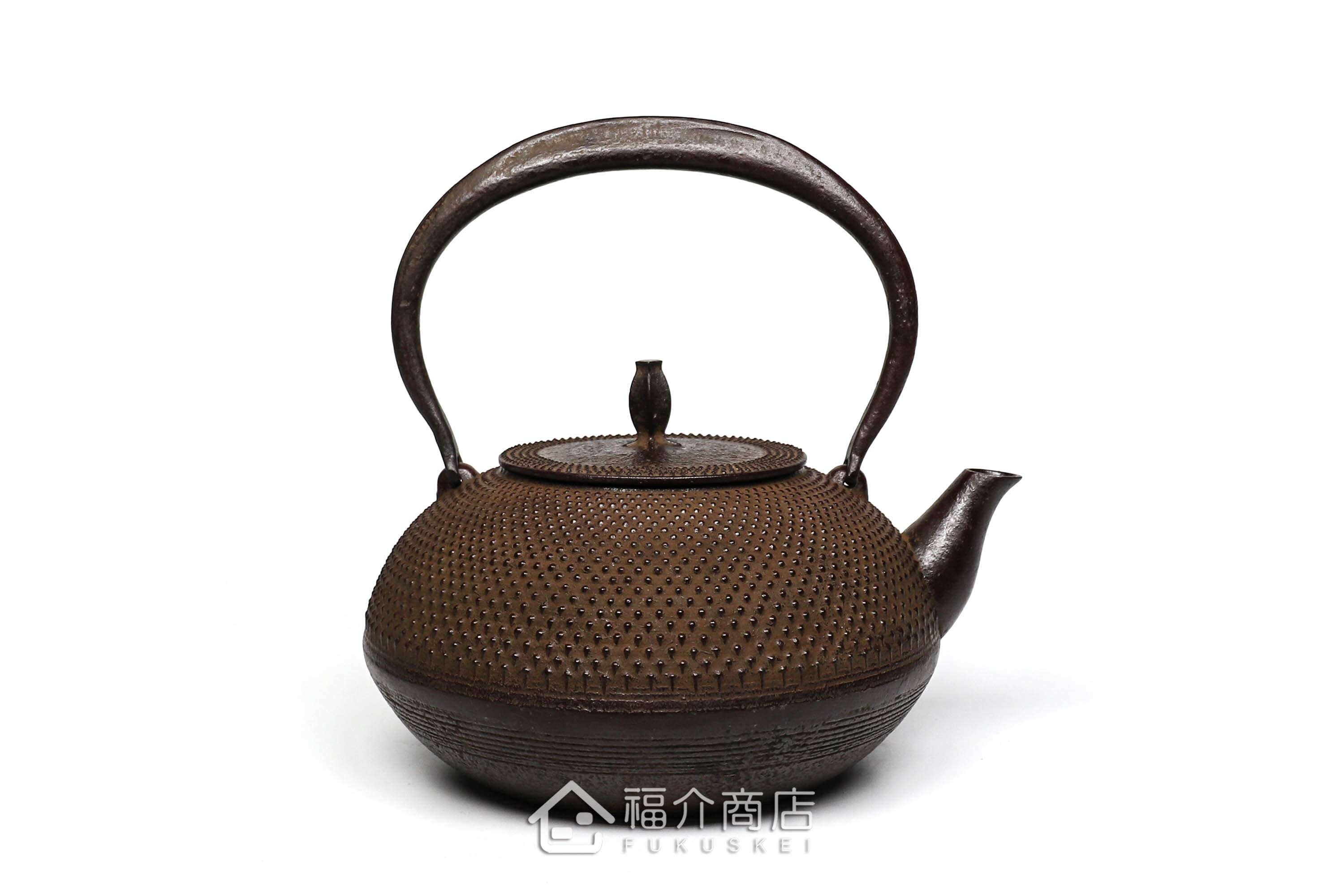 佐藤勝久所製作的日本鐵壺,壺身設計成霰圖紋