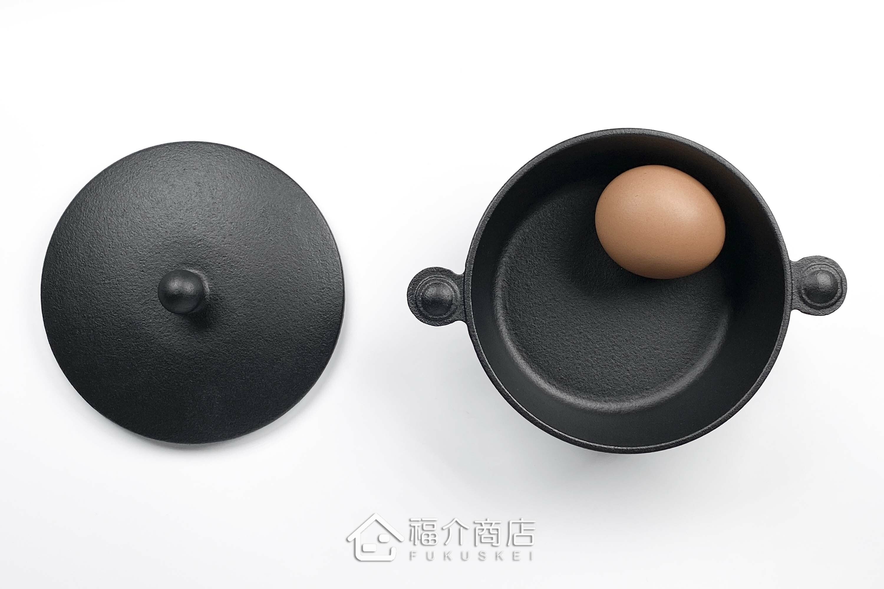 小型的黑色鑄鐵鍋