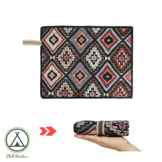 民族風戶外防潮坐墊－(顏色隨機)