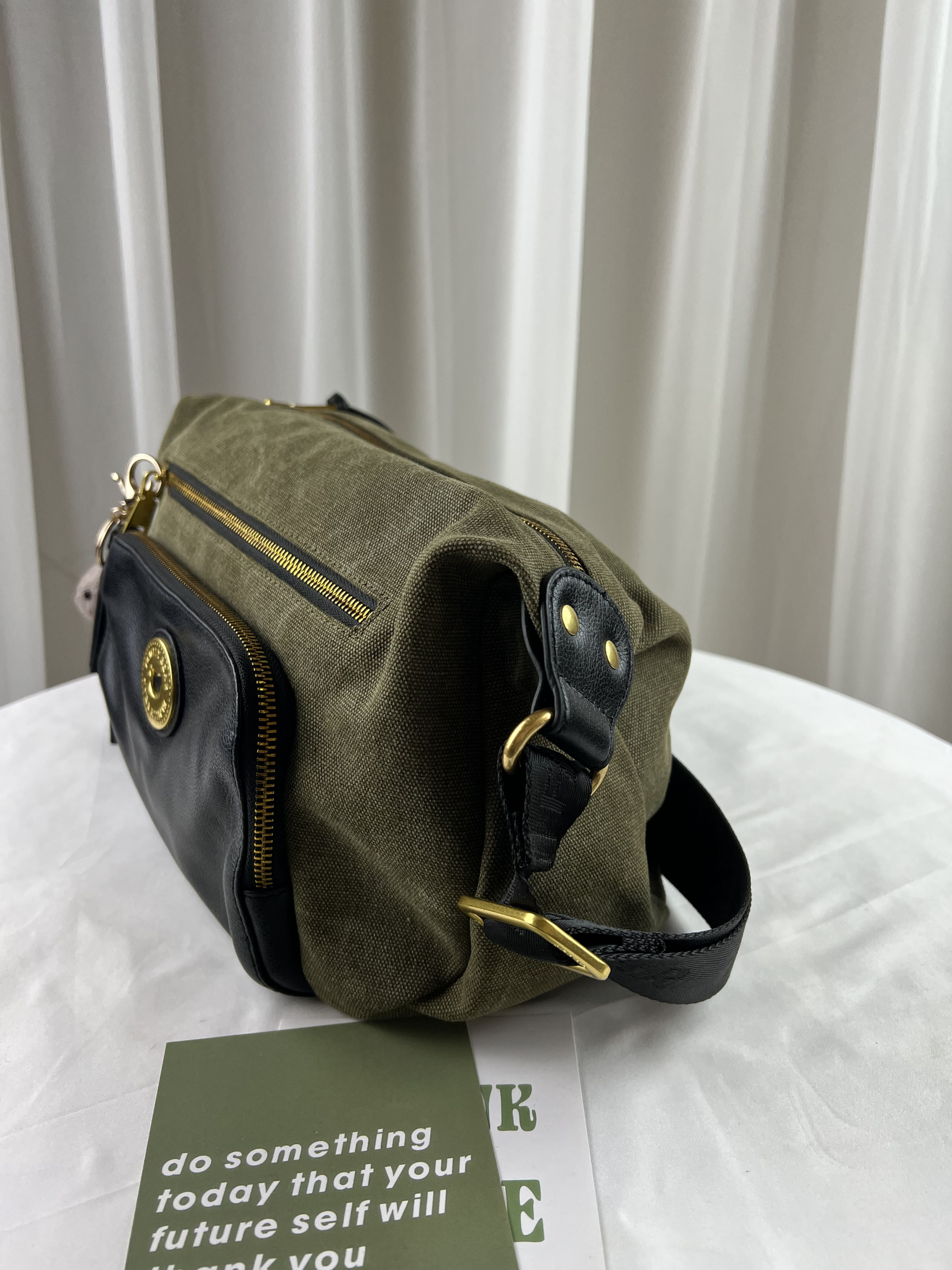 FamilyBear  軍綠帆布拼接真皮側背包 #2532