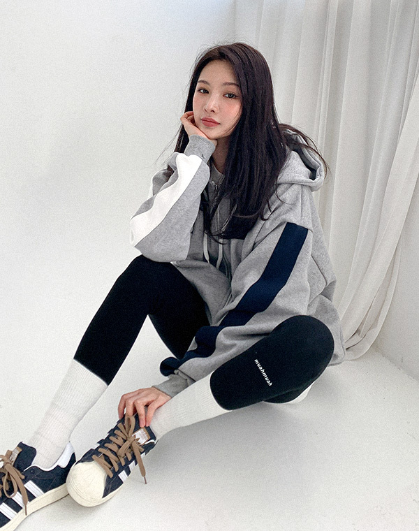 MUAHMUAH- ONE POINT LOGO LEGGINGS