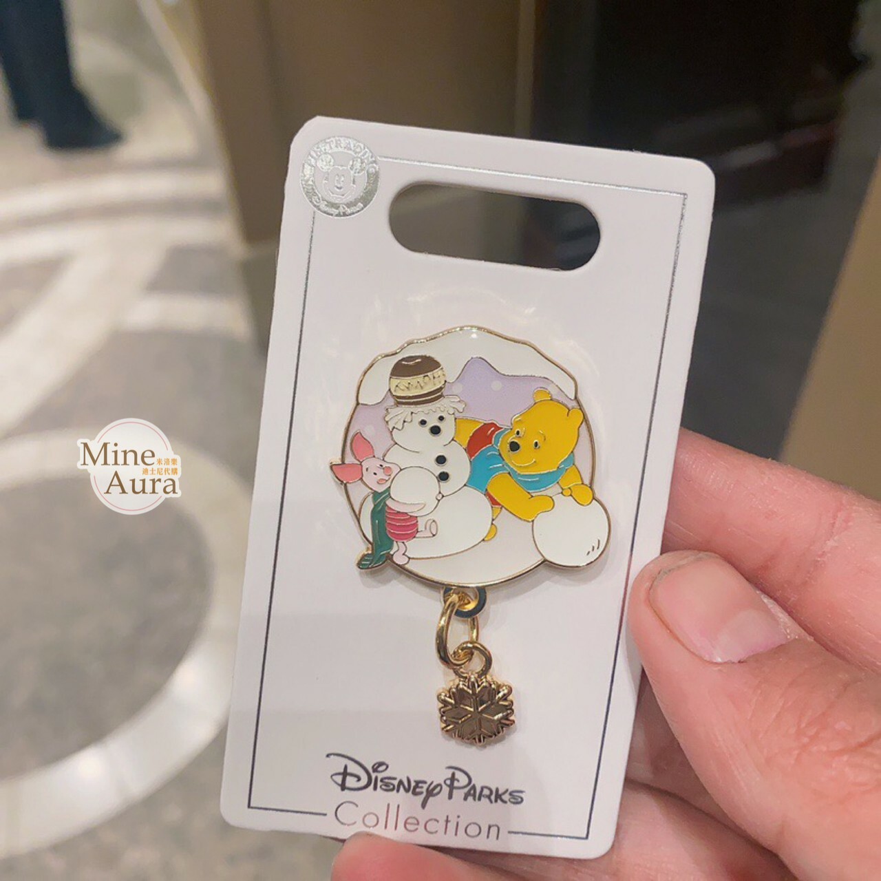 小熊維尼 Winnie the Pooh 堆雪人 雪花墜飾 徽章 PIN -上海迪士尼樂園