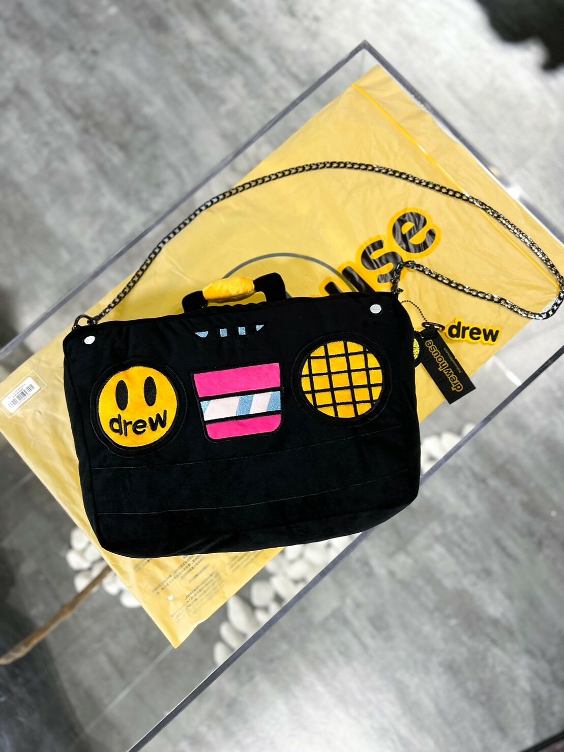 Drew House 特大刺繡 笑臉Logo 黑色音箱絨毛 鏈條包包