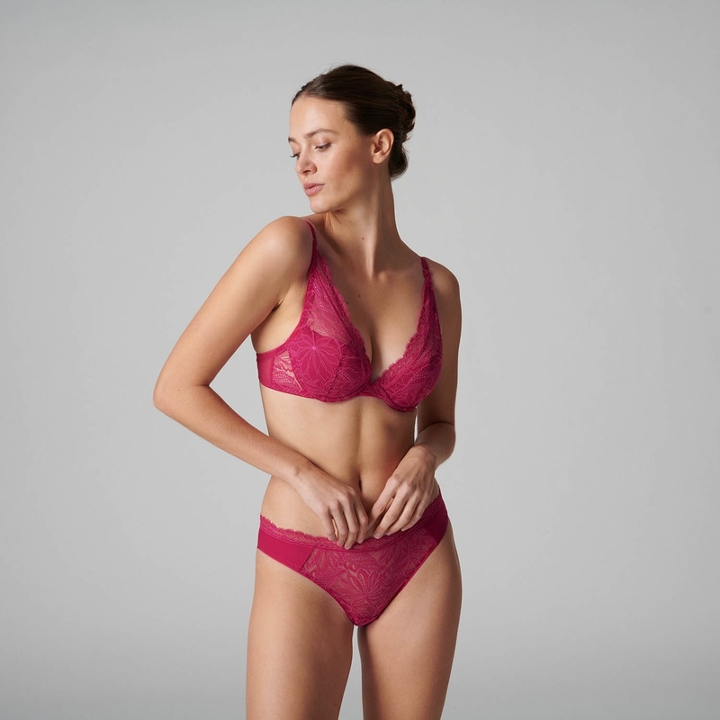 EXOTICA 風華絕代 三角罩杯集中托高胸罩 覆盆子