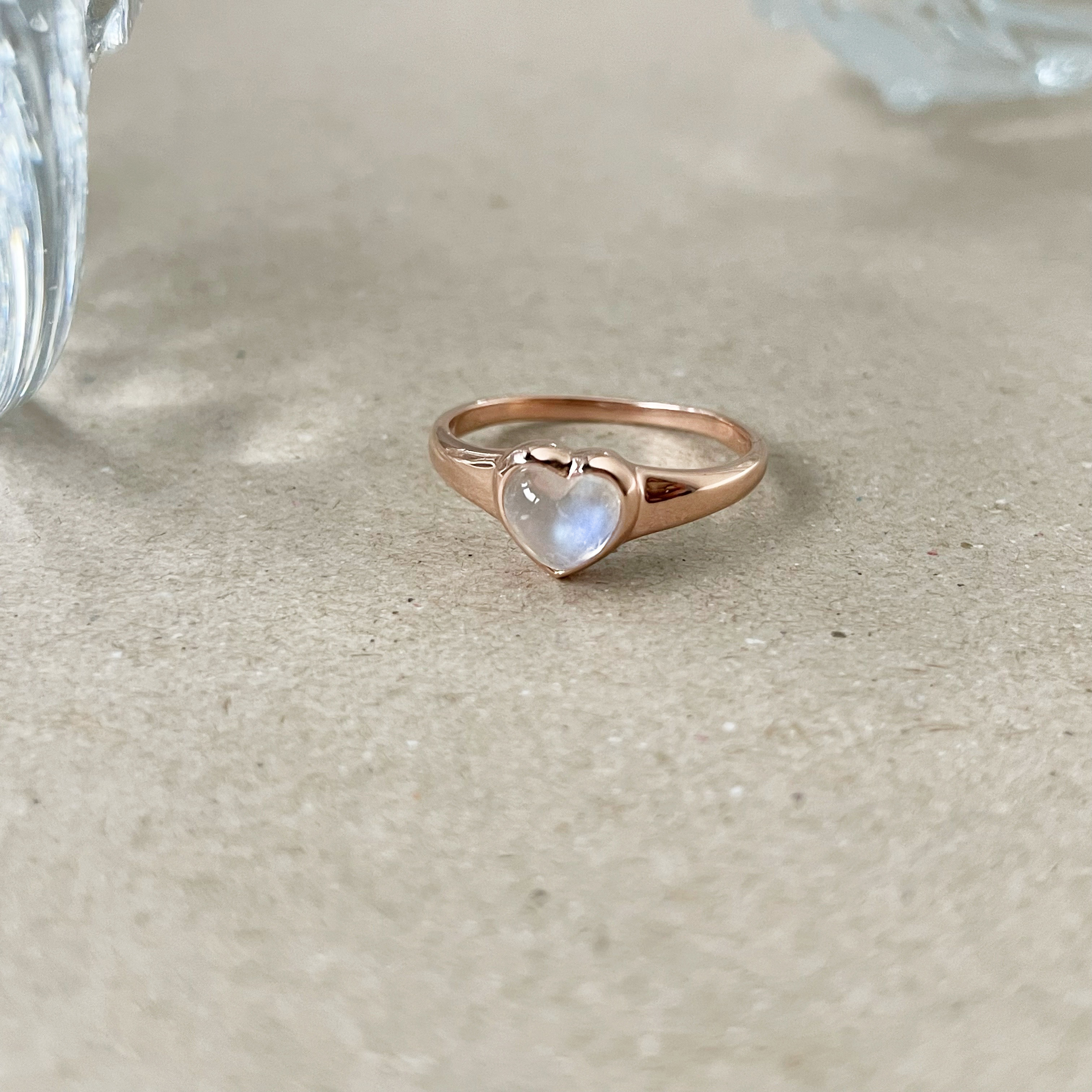 QQ Heart月光石微寬戒指