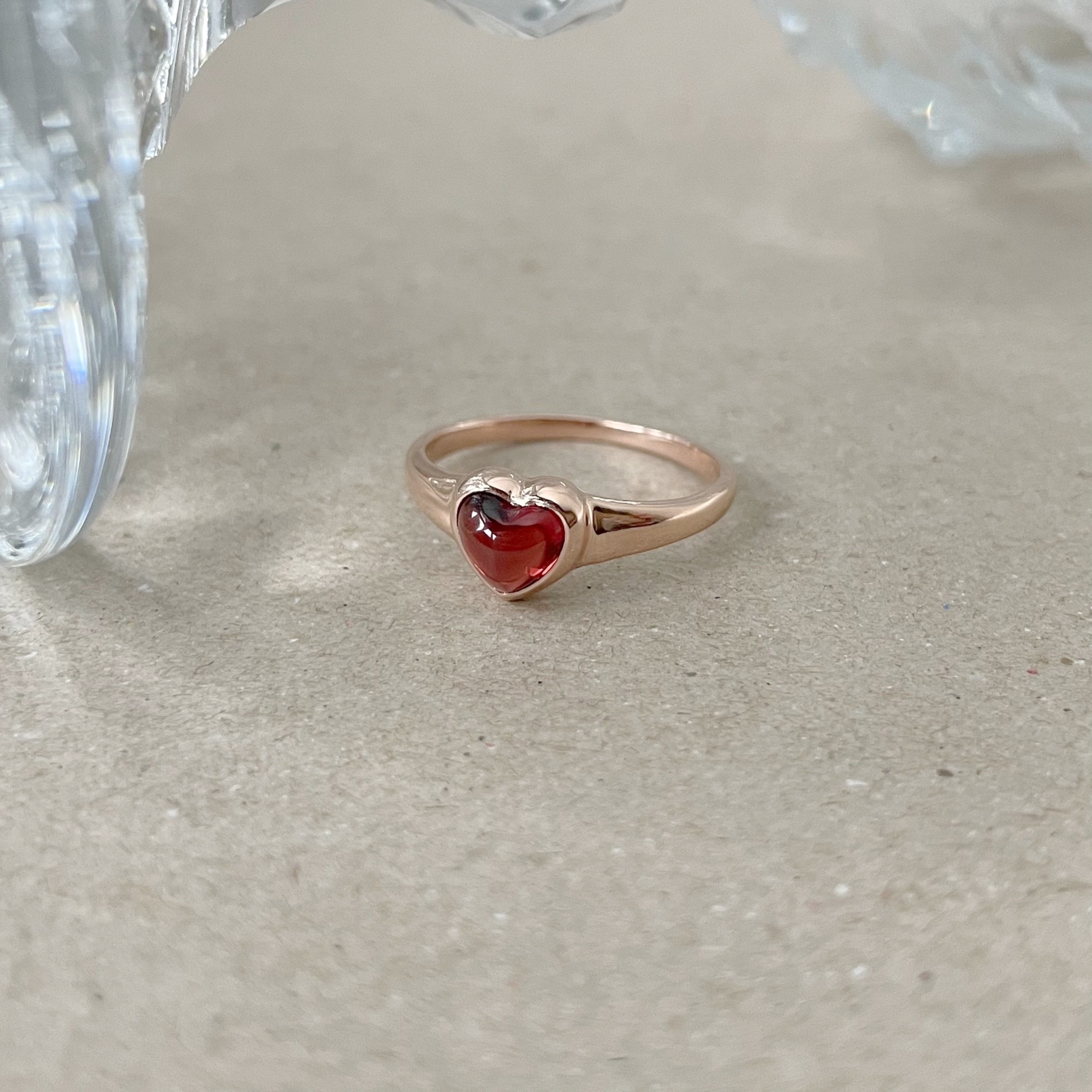 QQ Heart石榴石微寬戒指
