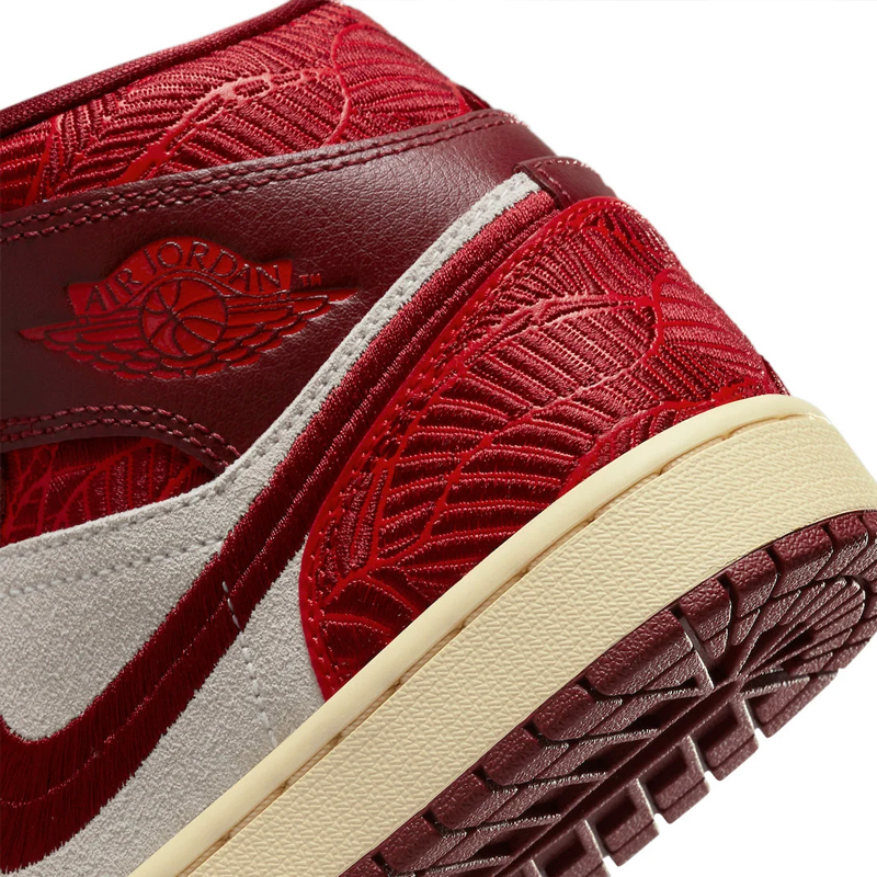 Air Jordan 1 Mid SE W 