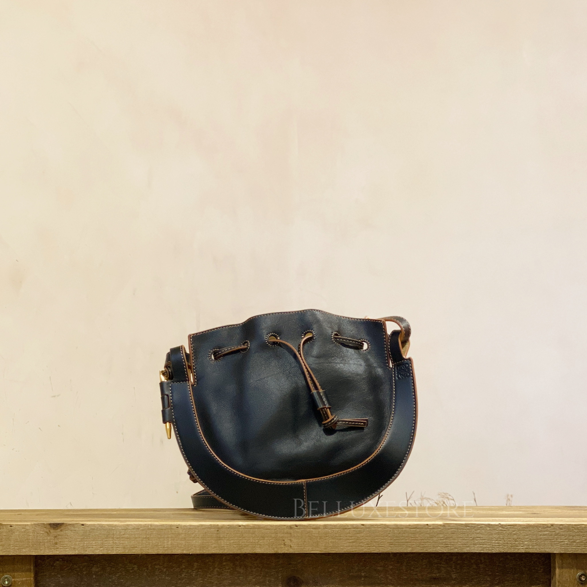 Loewe Horseshoe Bag Small Unused] Loewe Horseshoe Small Bag Black