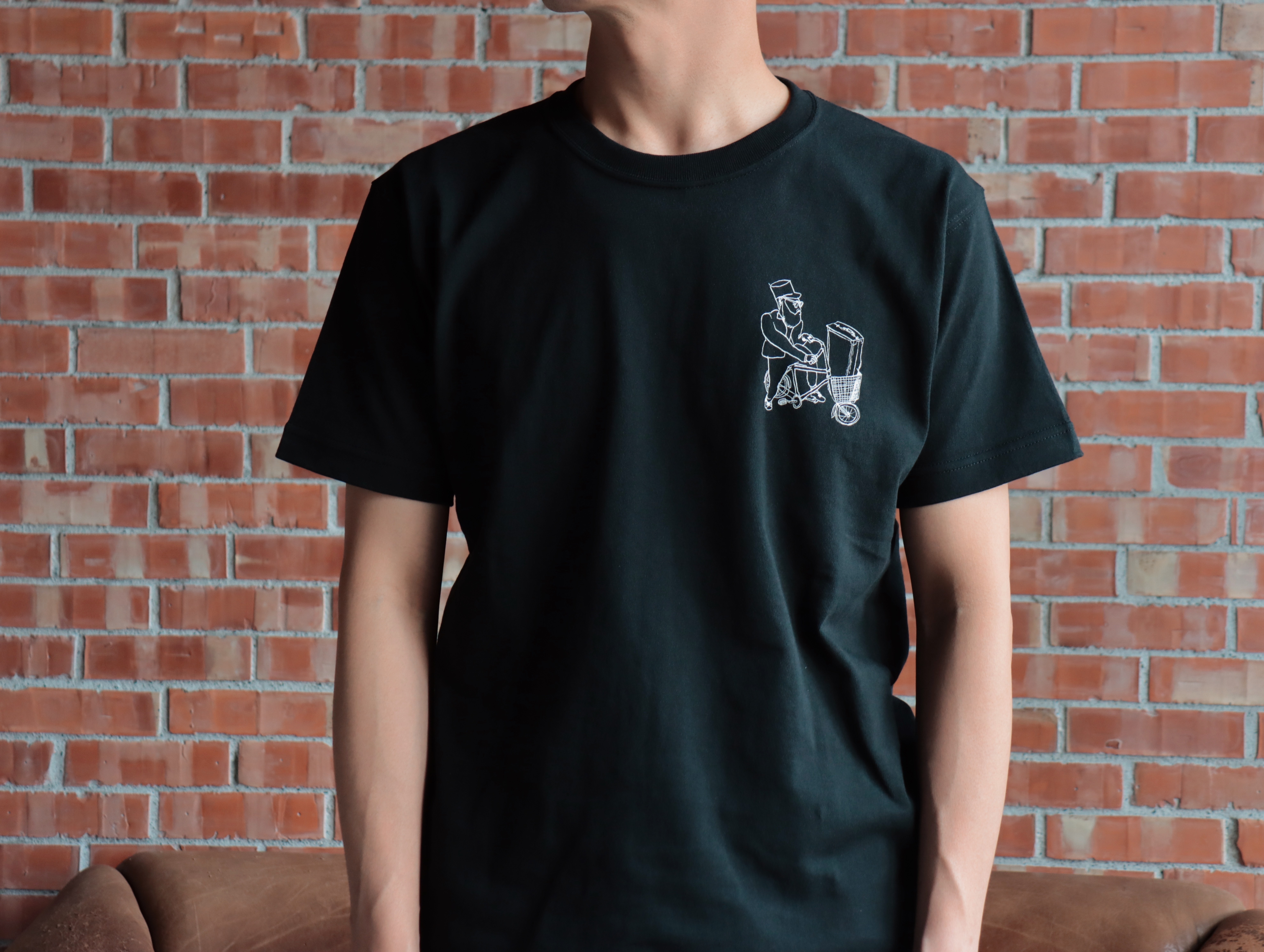 【TRAVEL & TEA】T-shirt-騎腳踏車