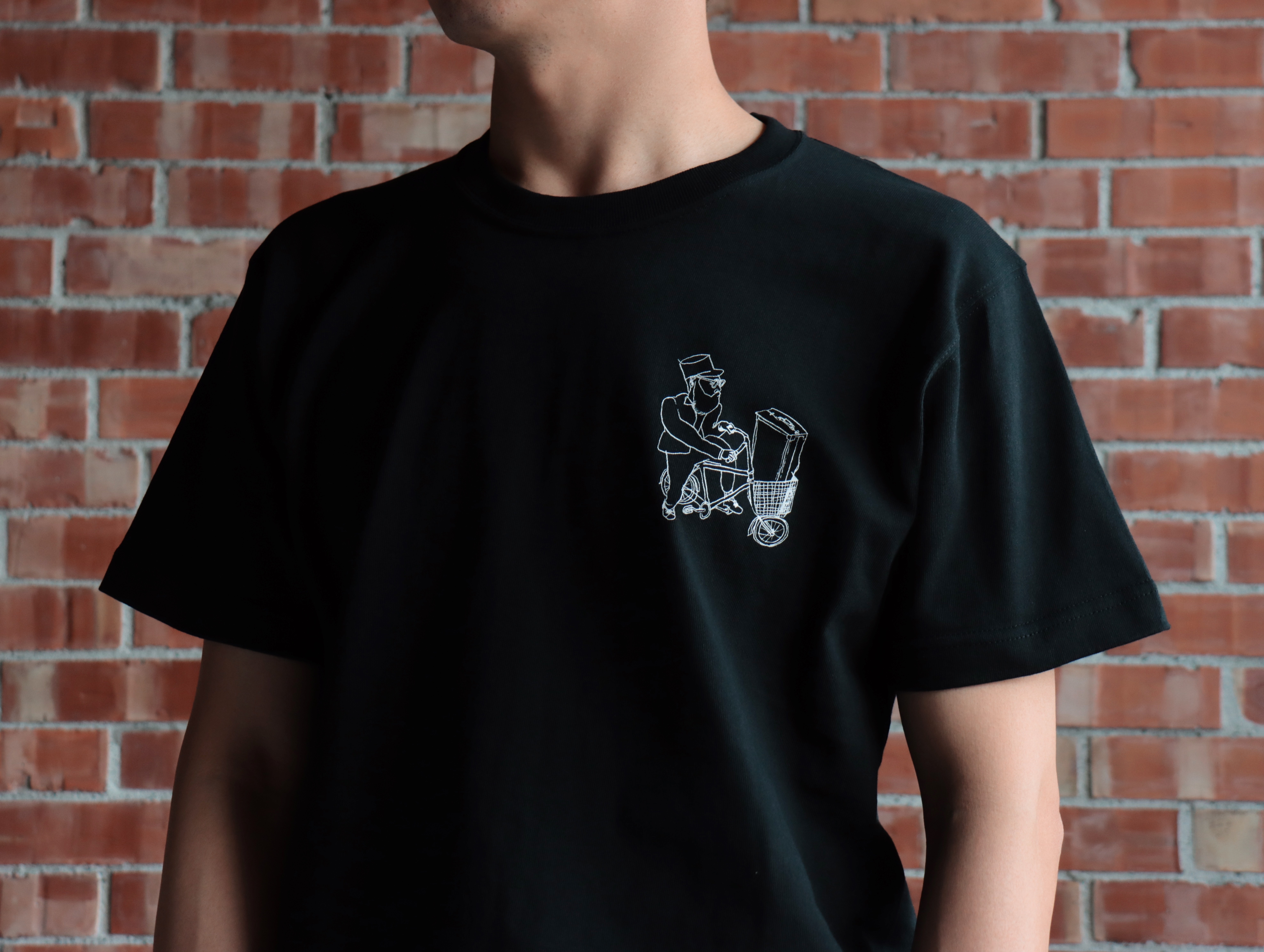 【TRAVEL & TEA】T-shirt-騎腳踏車