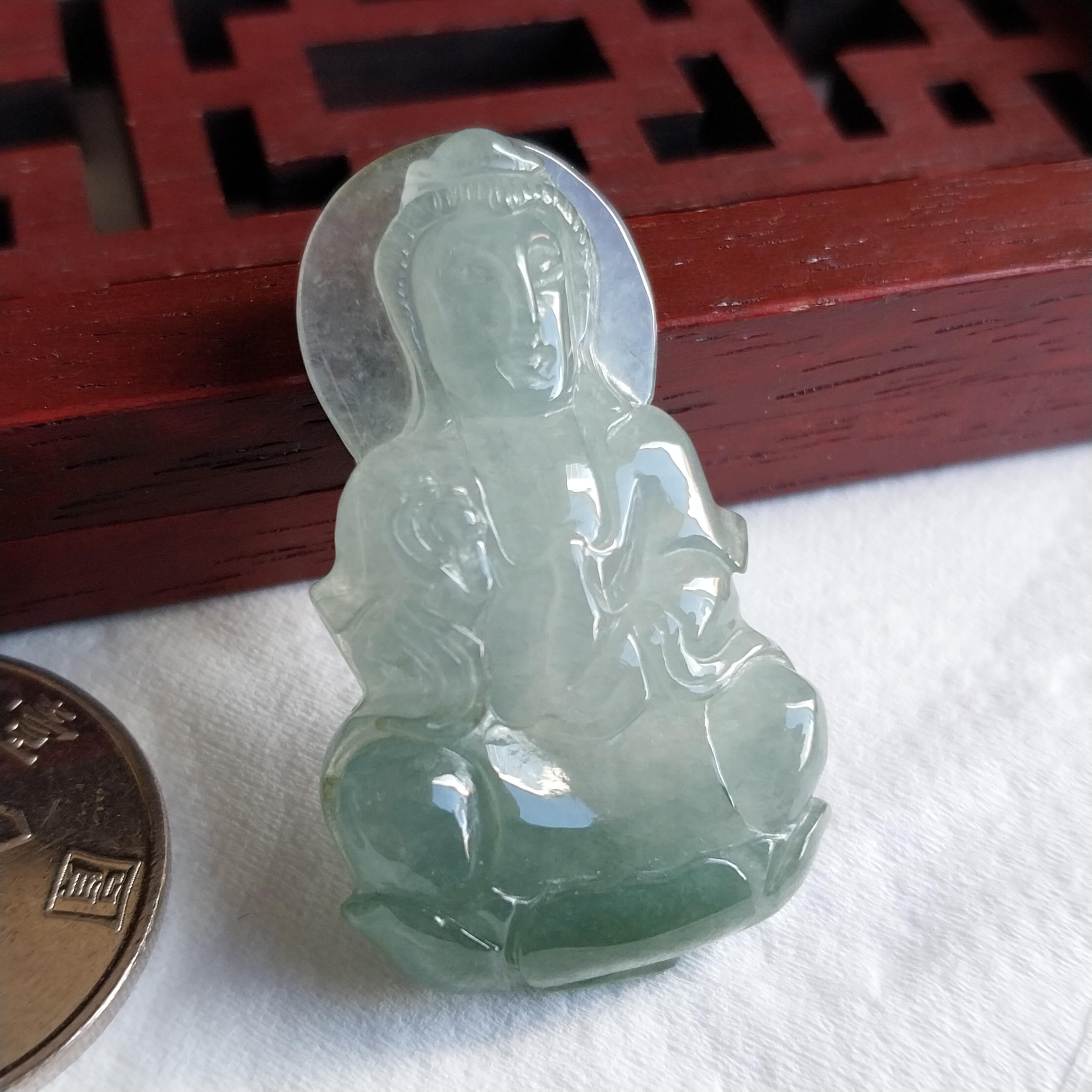 J2105 冰綠坐蓮觀音吊墜