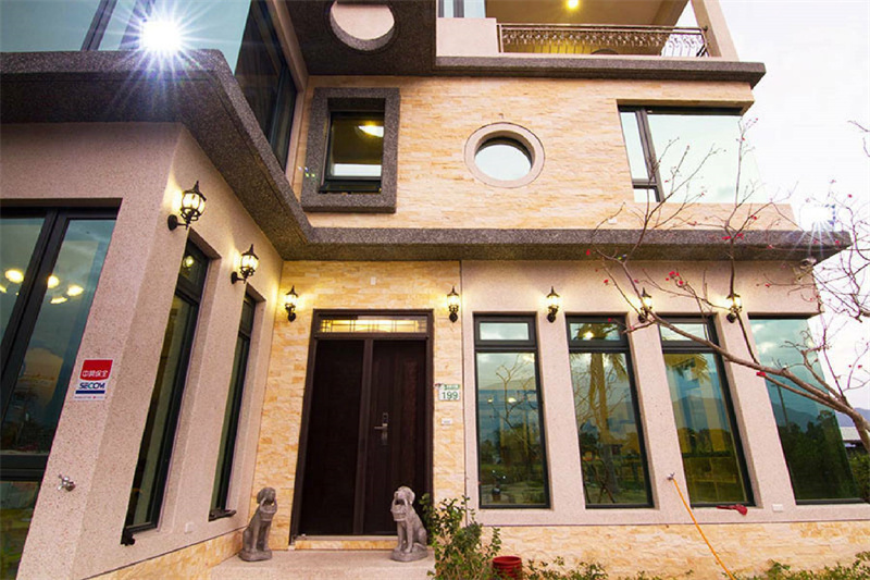 山海趣田園親子民宿 門口